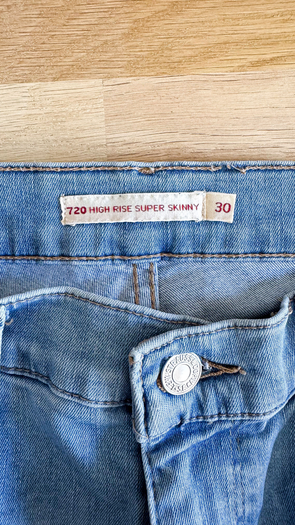 Jean Levi’s 720 super skinny taille haute W30 L32 bleu clair coupe slim