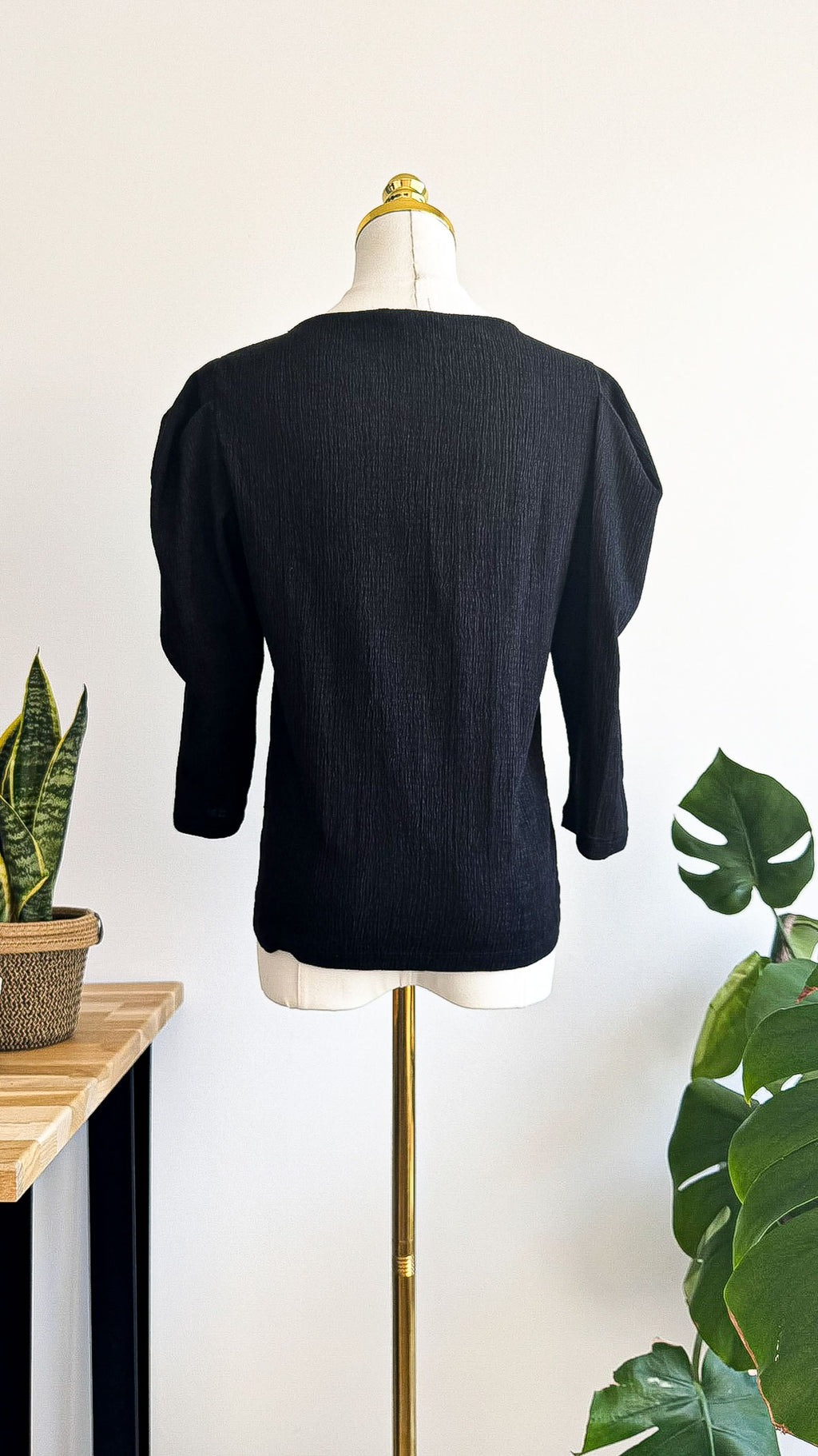 Blouse Mango noire texturée manches 3/4 bouffantes taille S