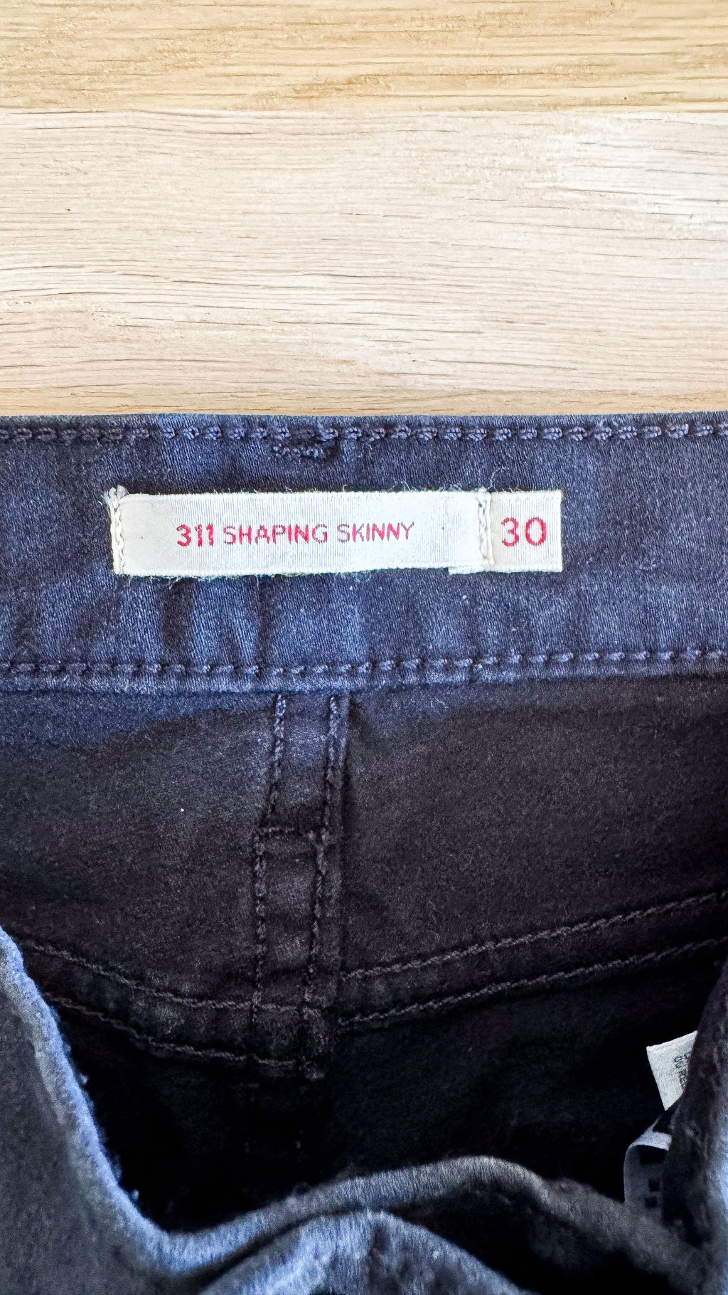 Jean Levi’s 311 shaping skinny noir taille W30 L34 coupe ajustée