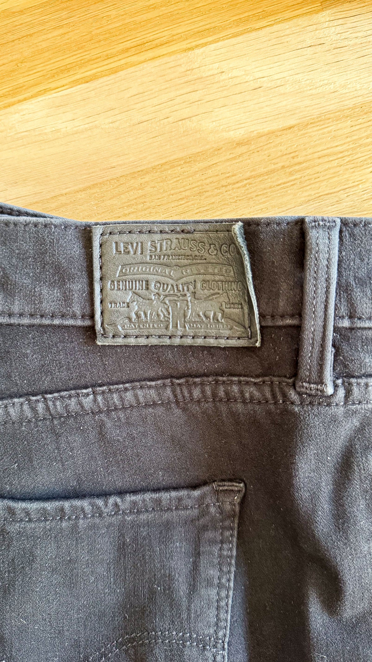 Jean Levi’s 311 shaping skinny noir taille W30 L34 coupe ajustée