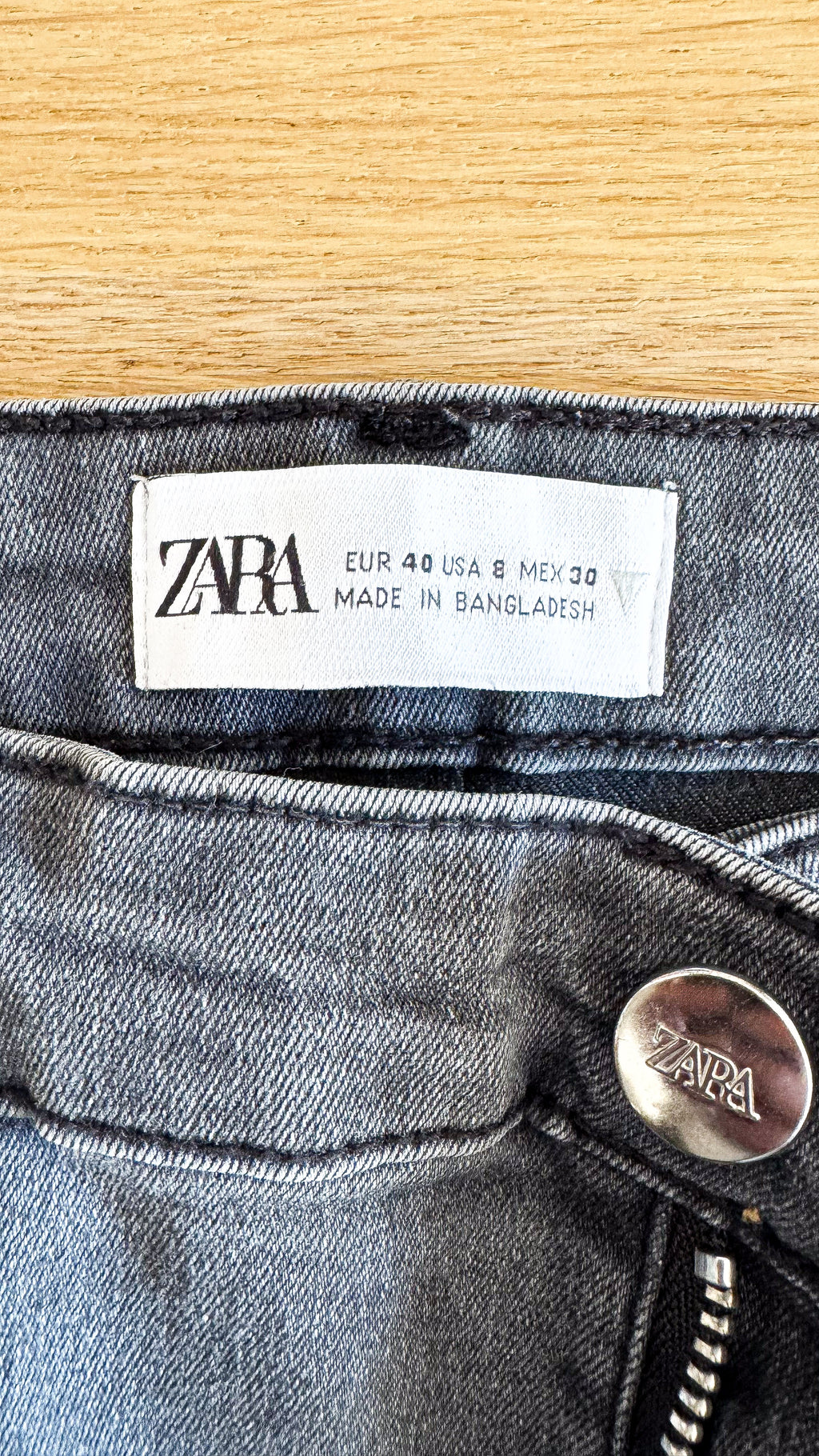 Jean gris noir taille haute 40 - Zara