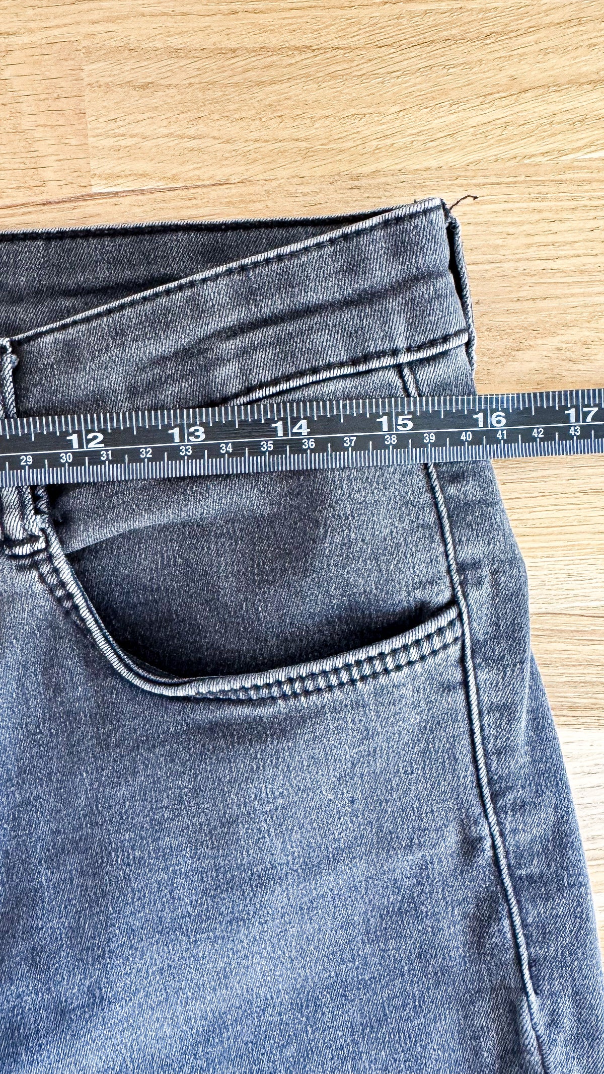 Jean gris noir taille haute 40 - Zara