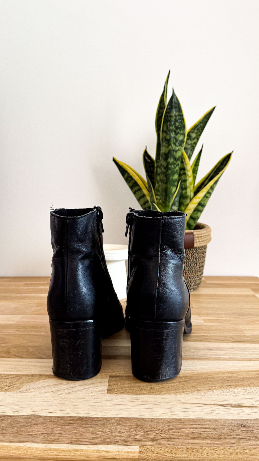 Bottines cuir strass bout noir 39 - Texto
