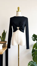 Crop top noir manches longues cœur ajouré taille M