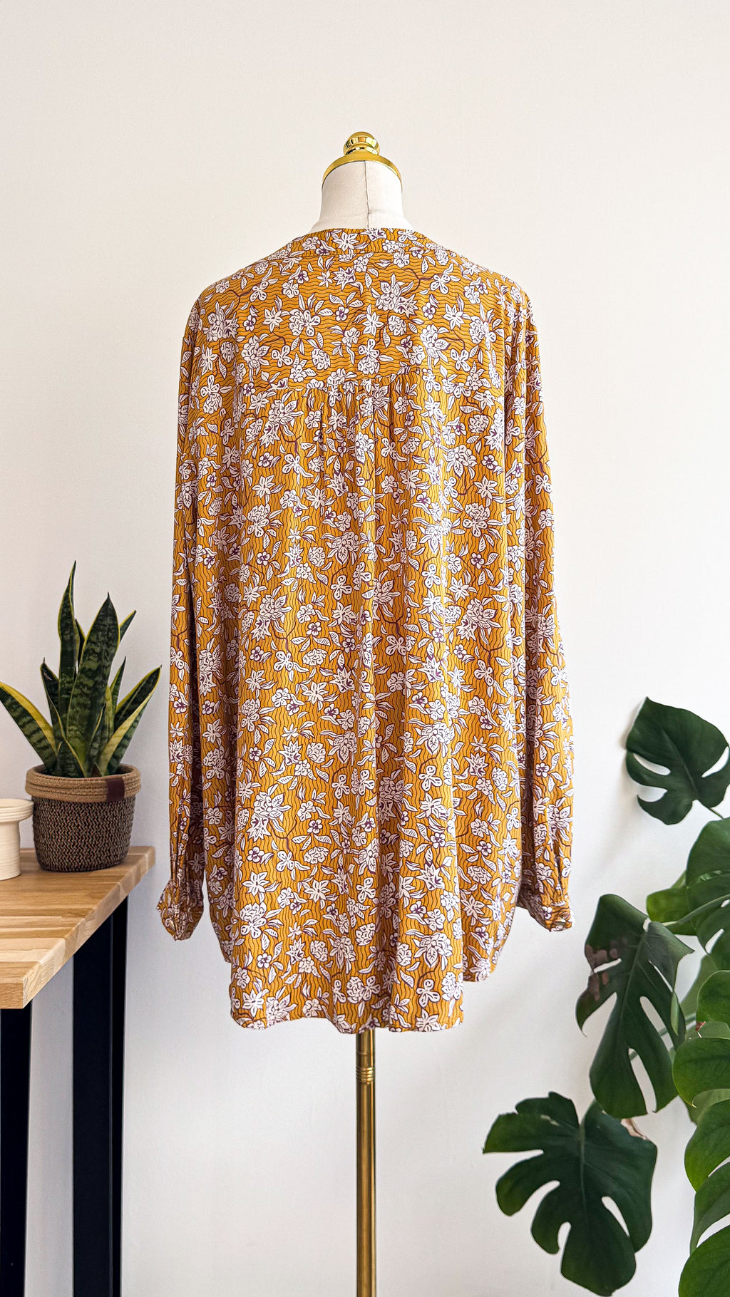 Blouse imprimée moutarde fleurie Gémo T54 fluide