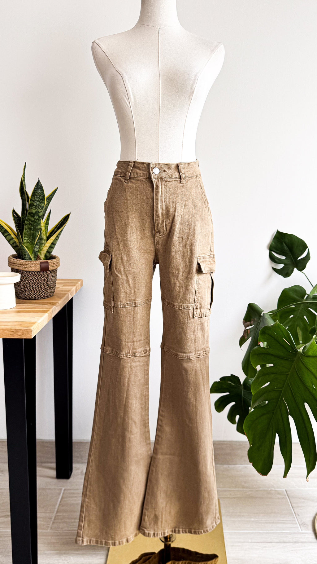 Jean cargo flare beige Shein taille 40 neuf étiquette