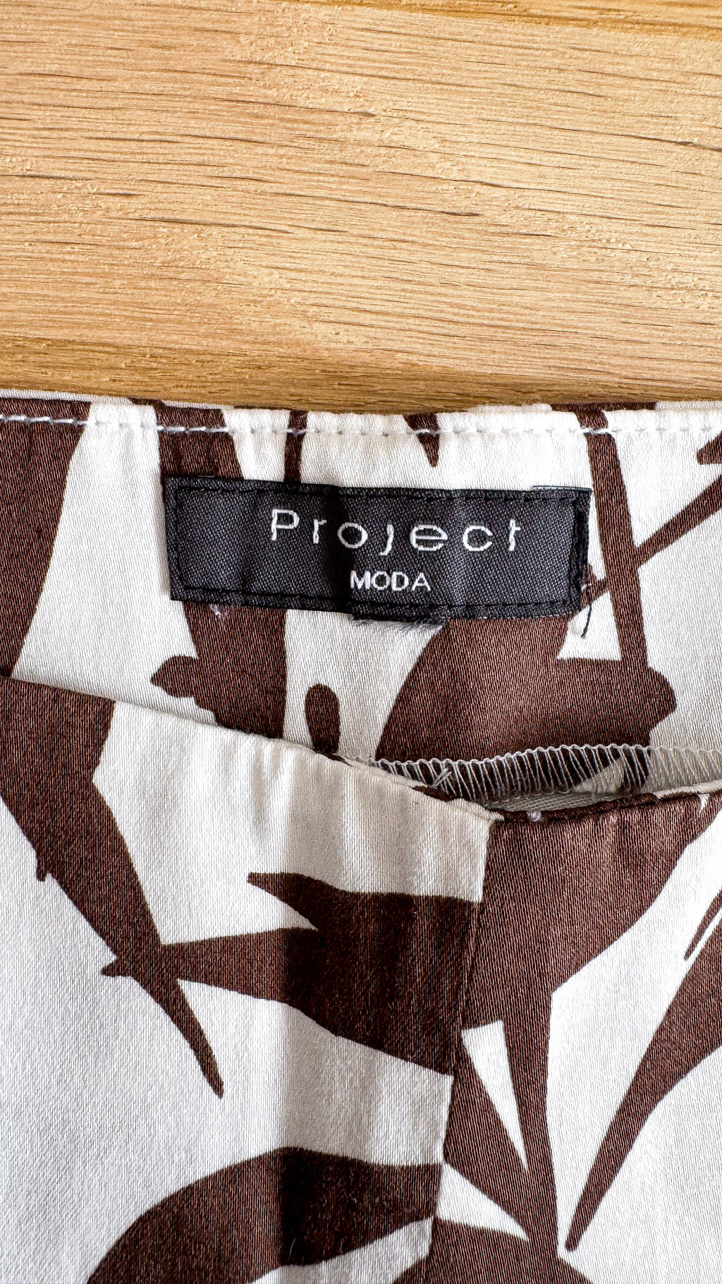 Pantacourt fluide imprimé marron blanc Project Moda 46 48