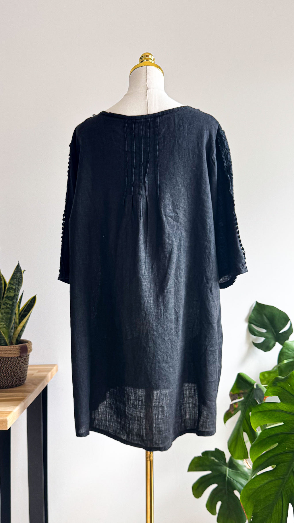 Blouse lin noire brodée Made in Italy oversize grande taille