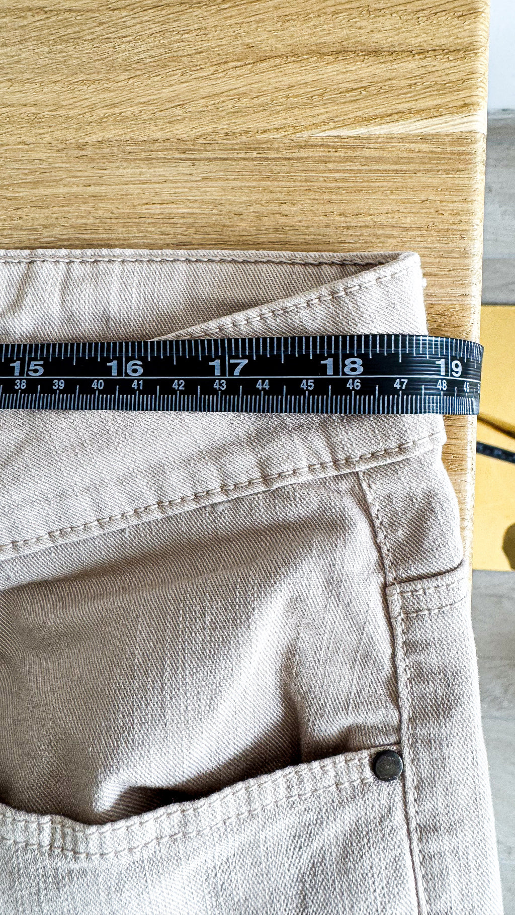 Jean beige Monoprix regular 48 coton
