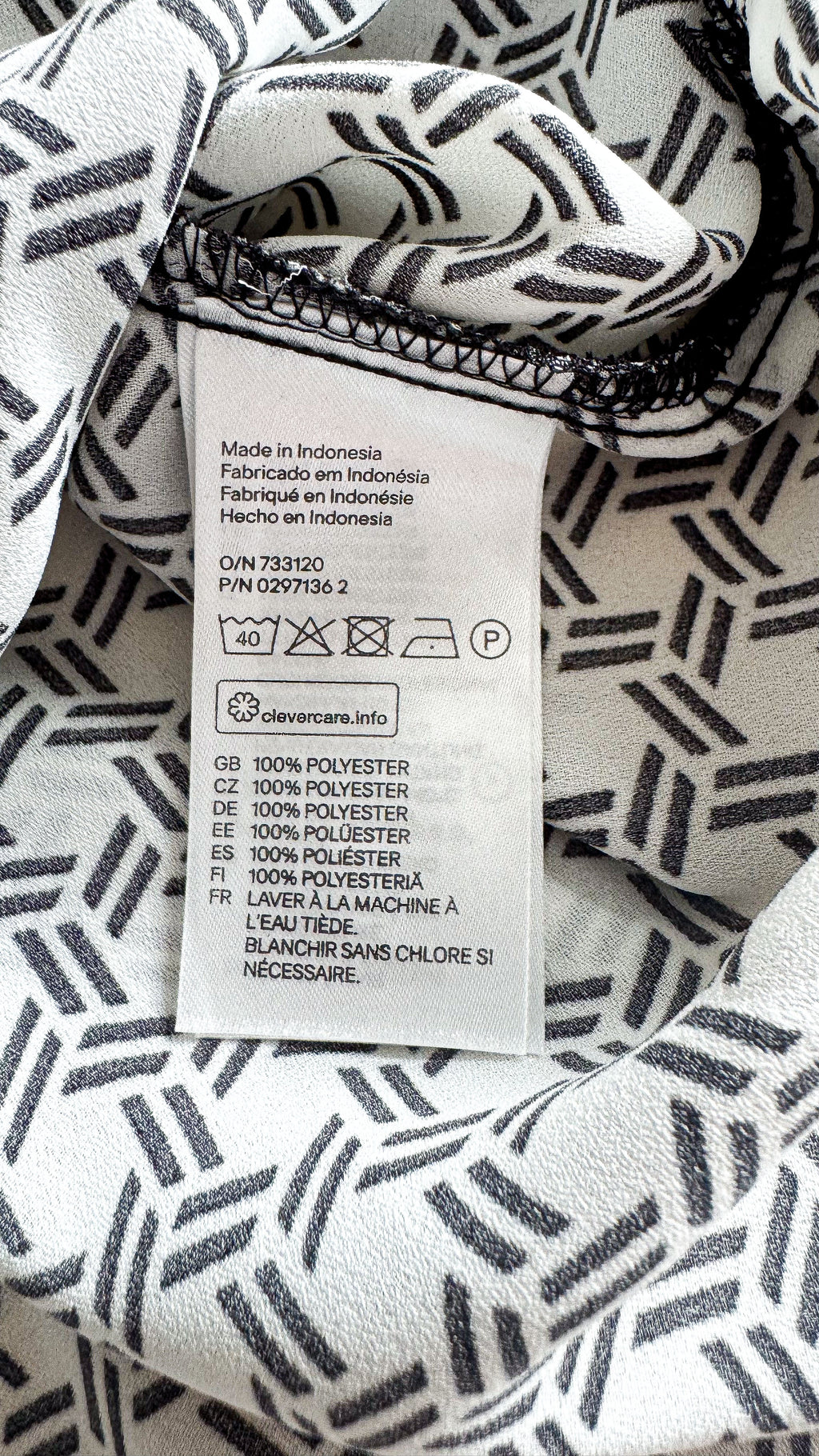 Blouse noire et blanche H&M taille 50 fluide imprimé graphique manches longues