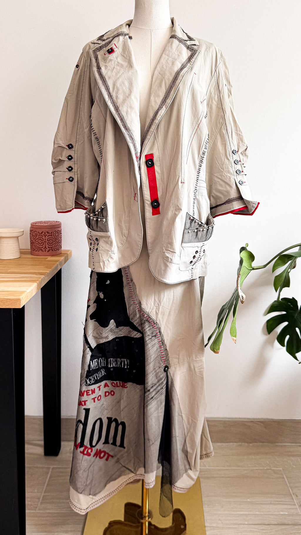 Ensemble veste jupe imprimé portrait sequins - Giani F