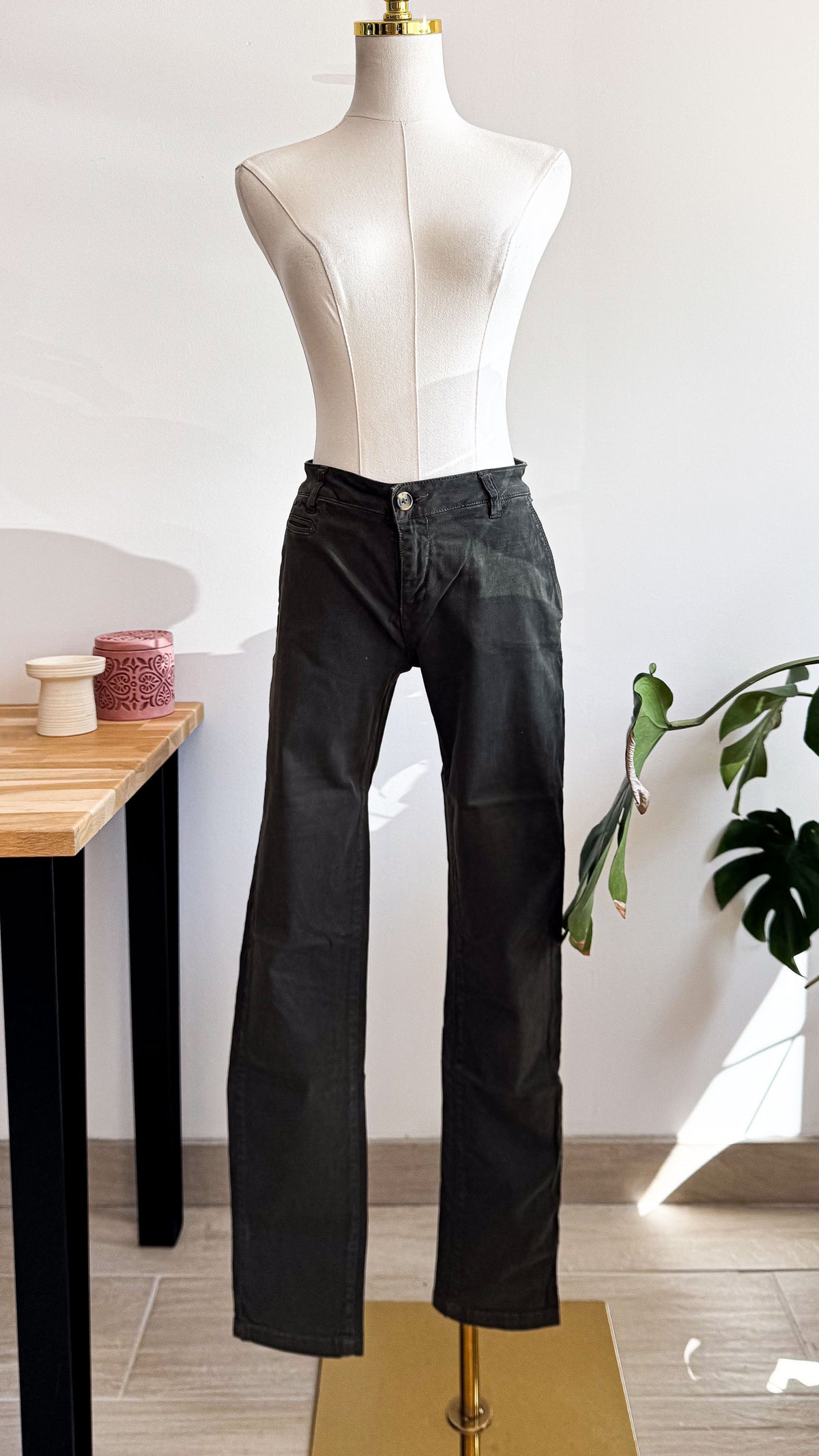 Chino kaki foncé coupe droite 27 (36) - Lab Dip