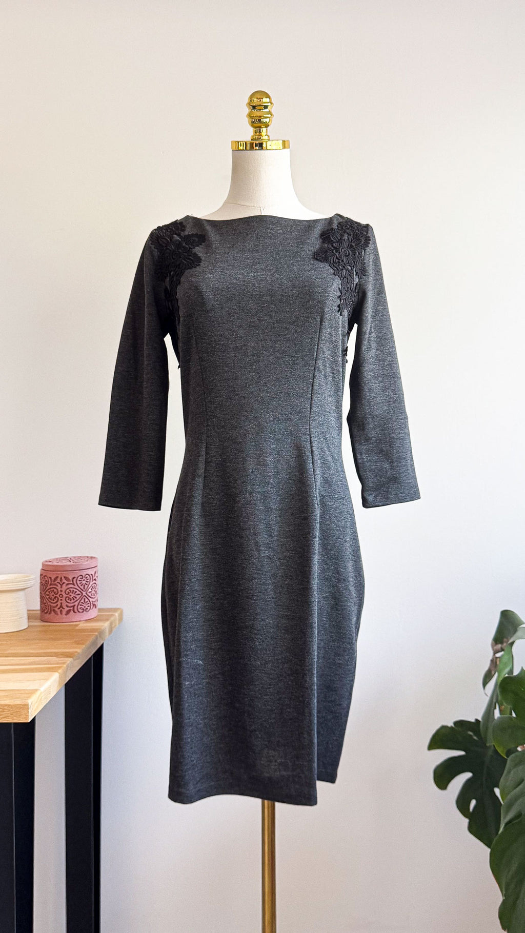 Robe fourreau dentelle épaules M - Naf Naf