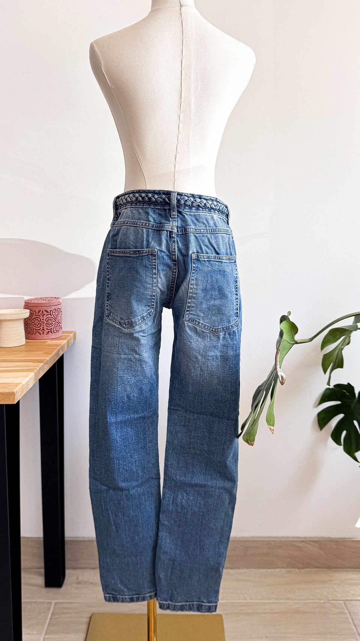 Jean bleu ceinture tressée 28 (~38) - Adoré Paris