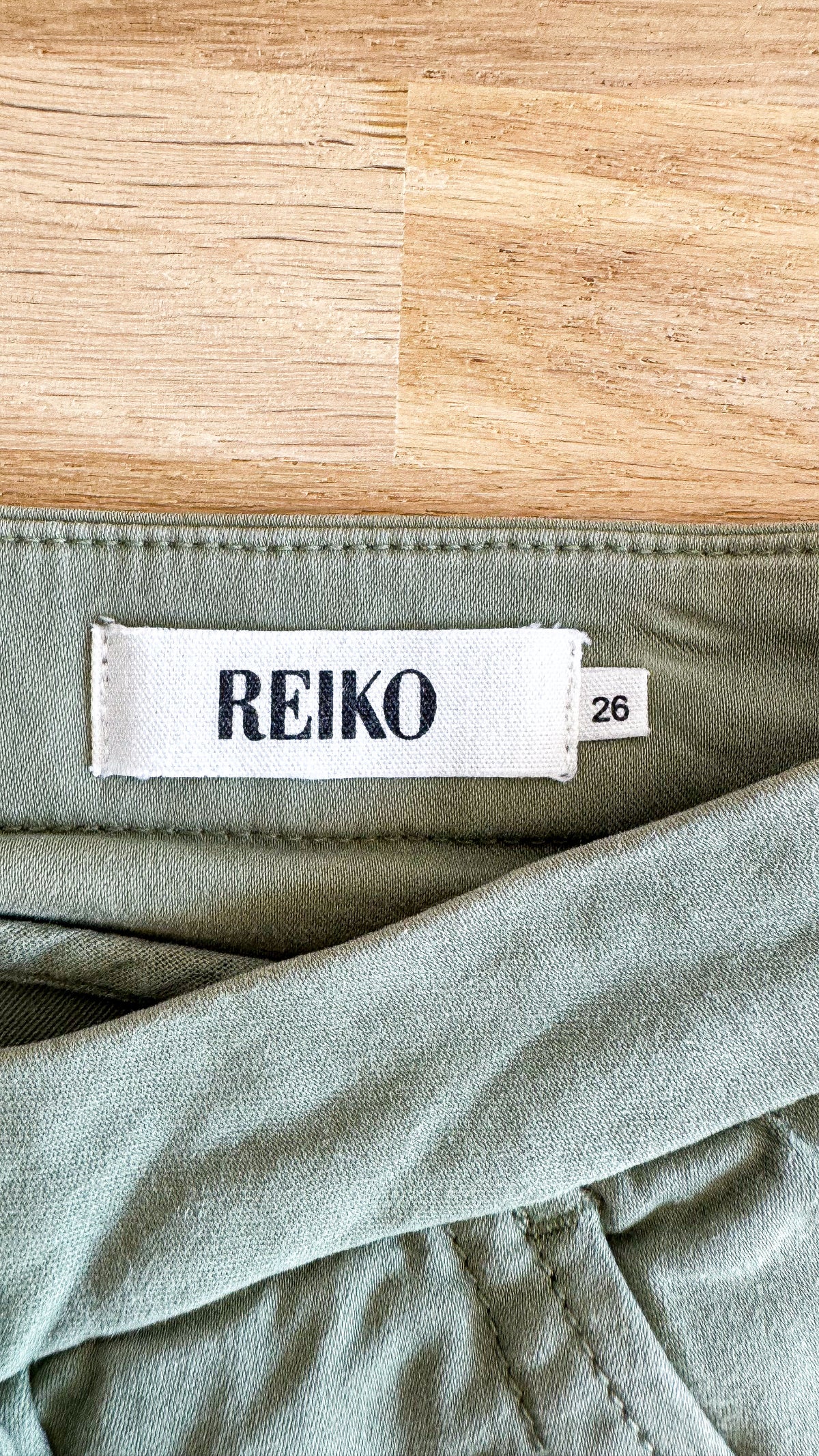 Chino vert sauge coupe droite 26 (36) - Reiko