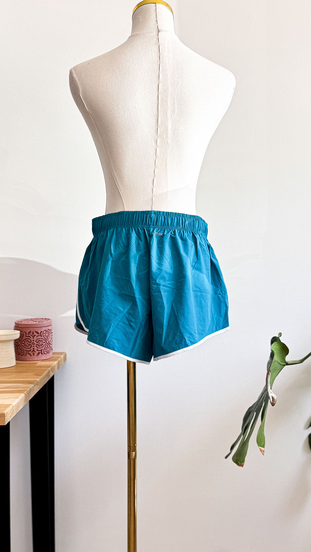 Short sport turquoise liseré blanc M - Oysho