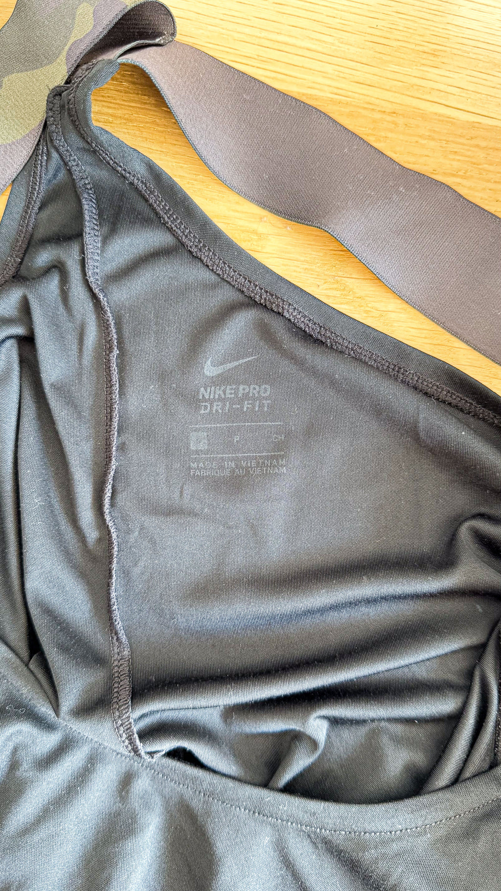 Débardeur sport dos croisé camo S - Nike Pro