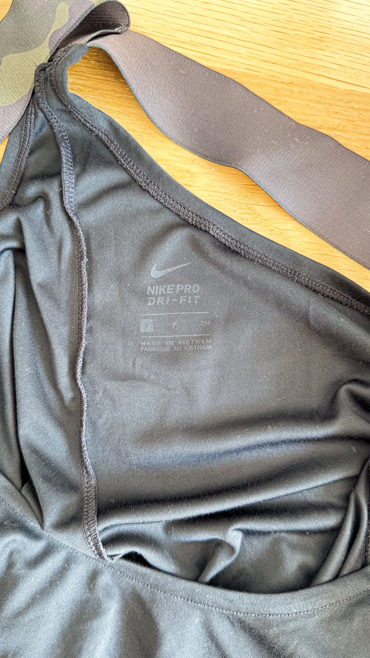 Débardeur sport dos croisé camo S - Nike Pro