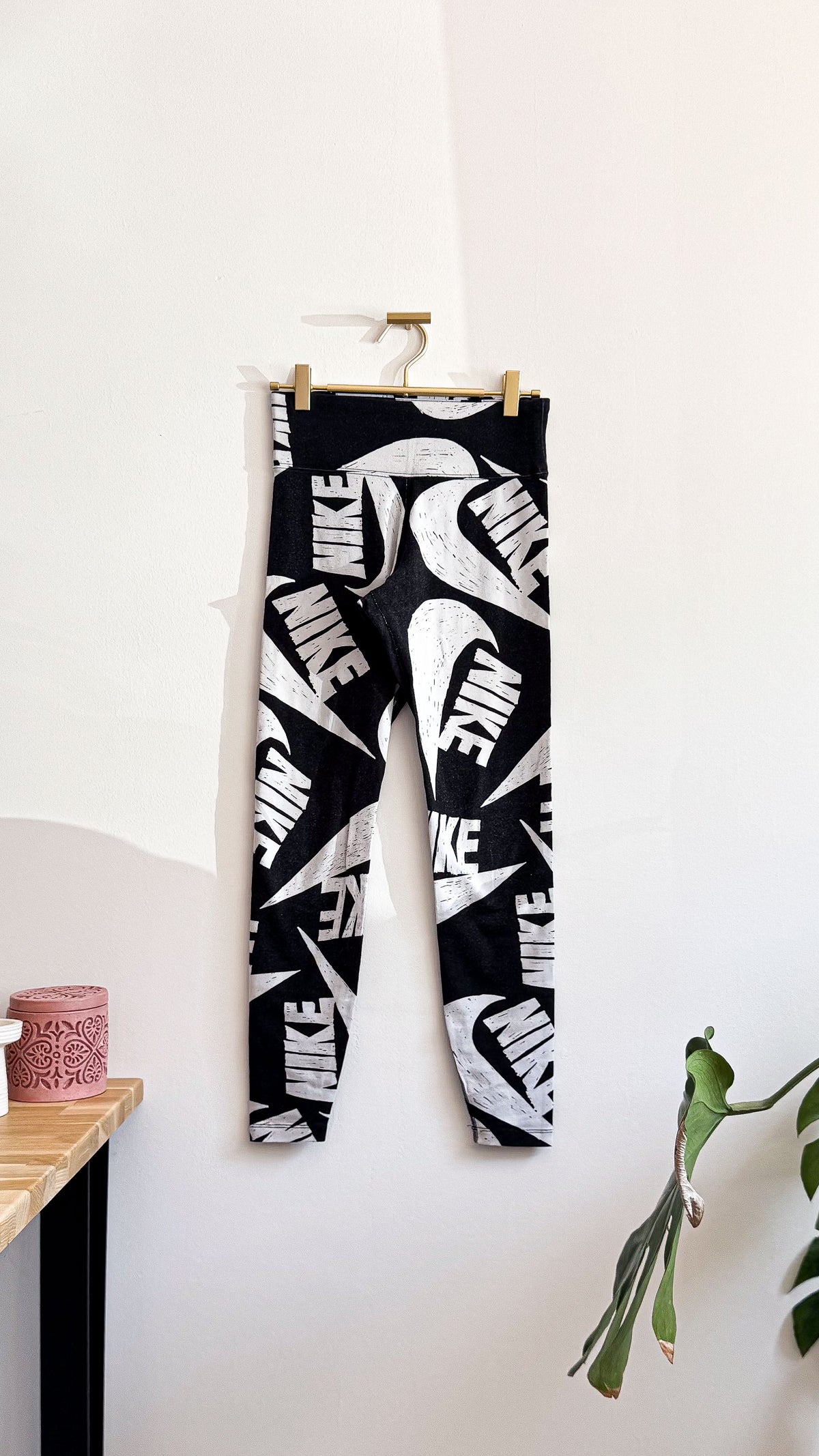 Legging Nike imprimé logo noir blanc taille haute XS