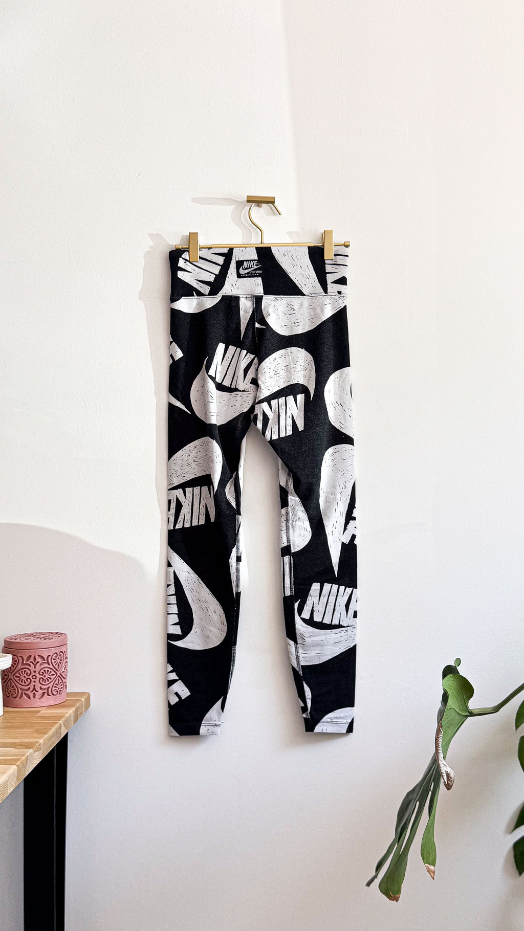 Legging Nike imprimé logo noir blanc taille haute XS