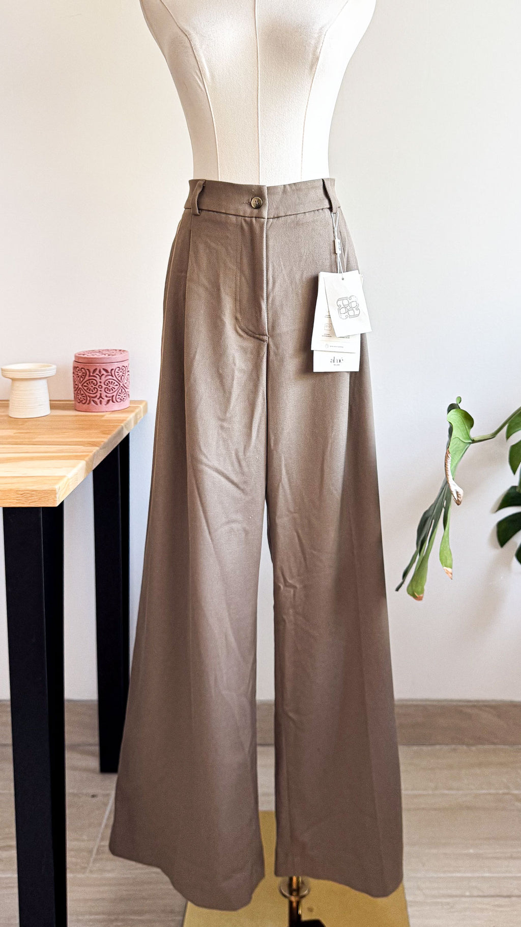 Pantalon large taille haute neuf 40 - Almé Paris