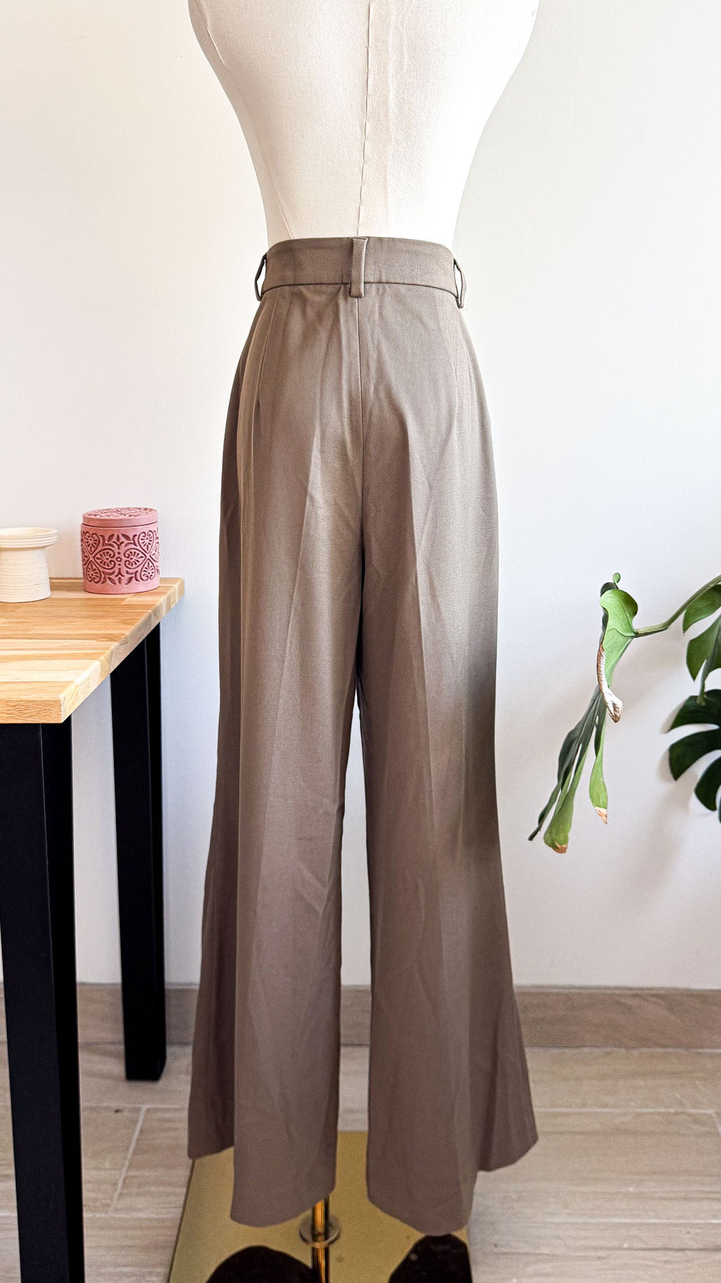 Pantalon large taille haute neuf 40 - Almé Paris