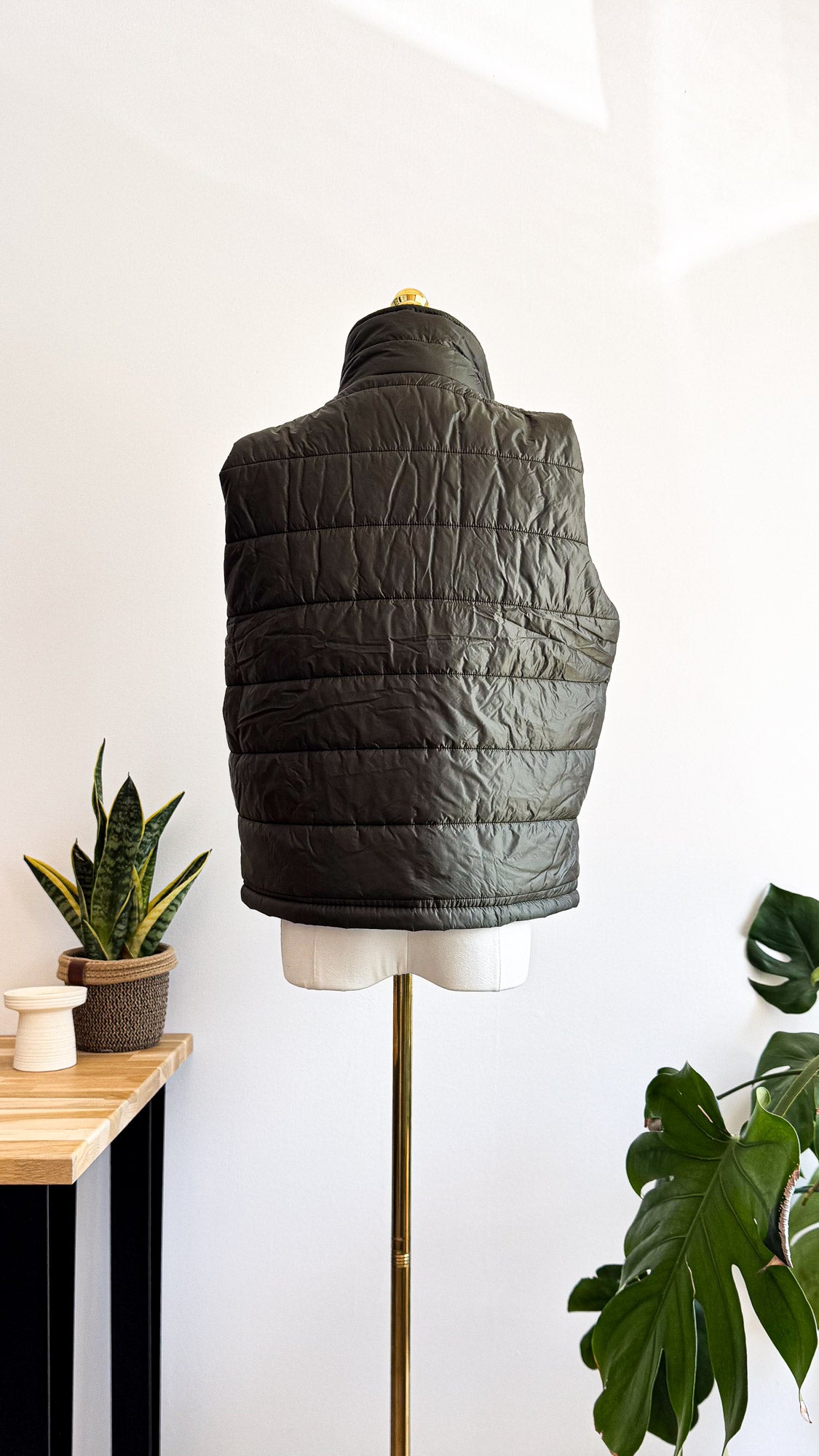 Doudoune sans manches kaki Made in Italy matelassée taille L neuve
