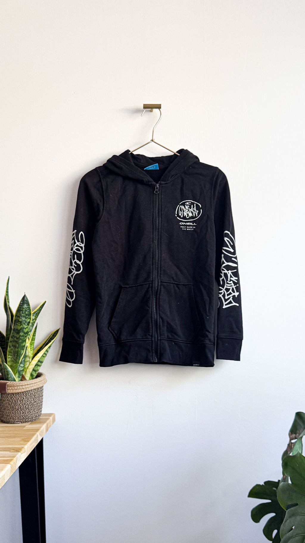 Sweat zippé capuche noir graffiti 12 ans - O'Neill