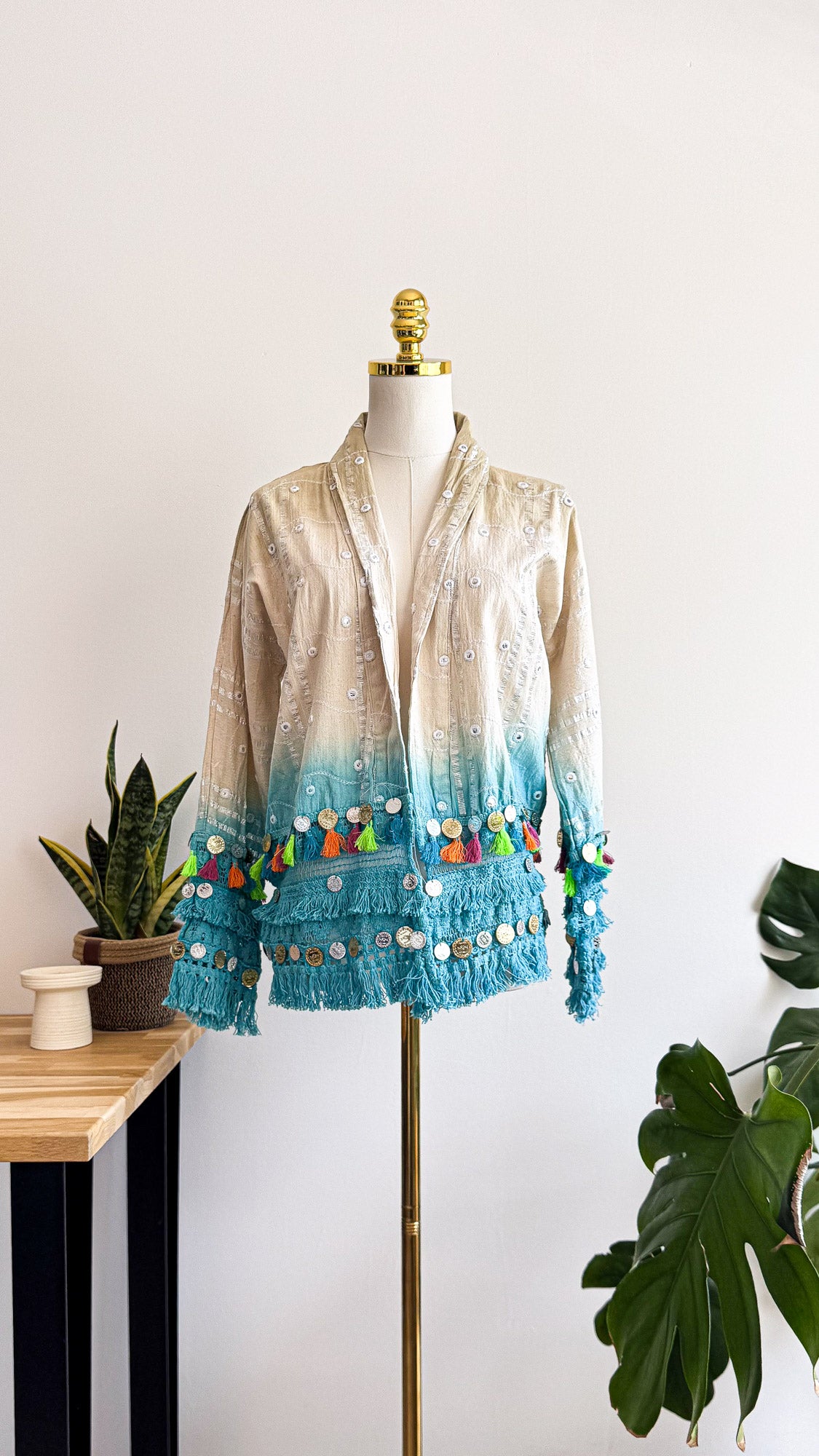 Veste bohème XL beige bleu franges pompons sequins 100% coton