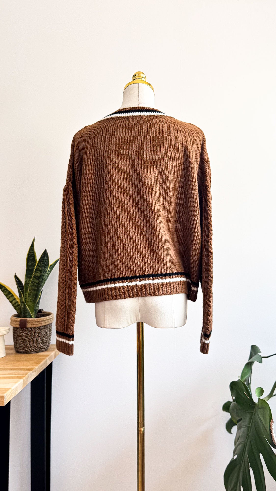 Pull Cache Cache femme S/M marron torsadé col V rayé