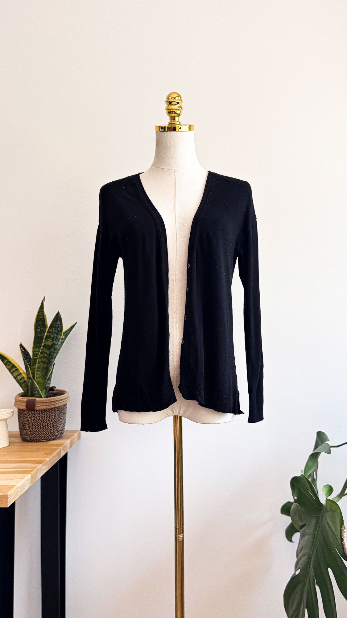 Gilet Camaïeu femme noir boutonné maille fine