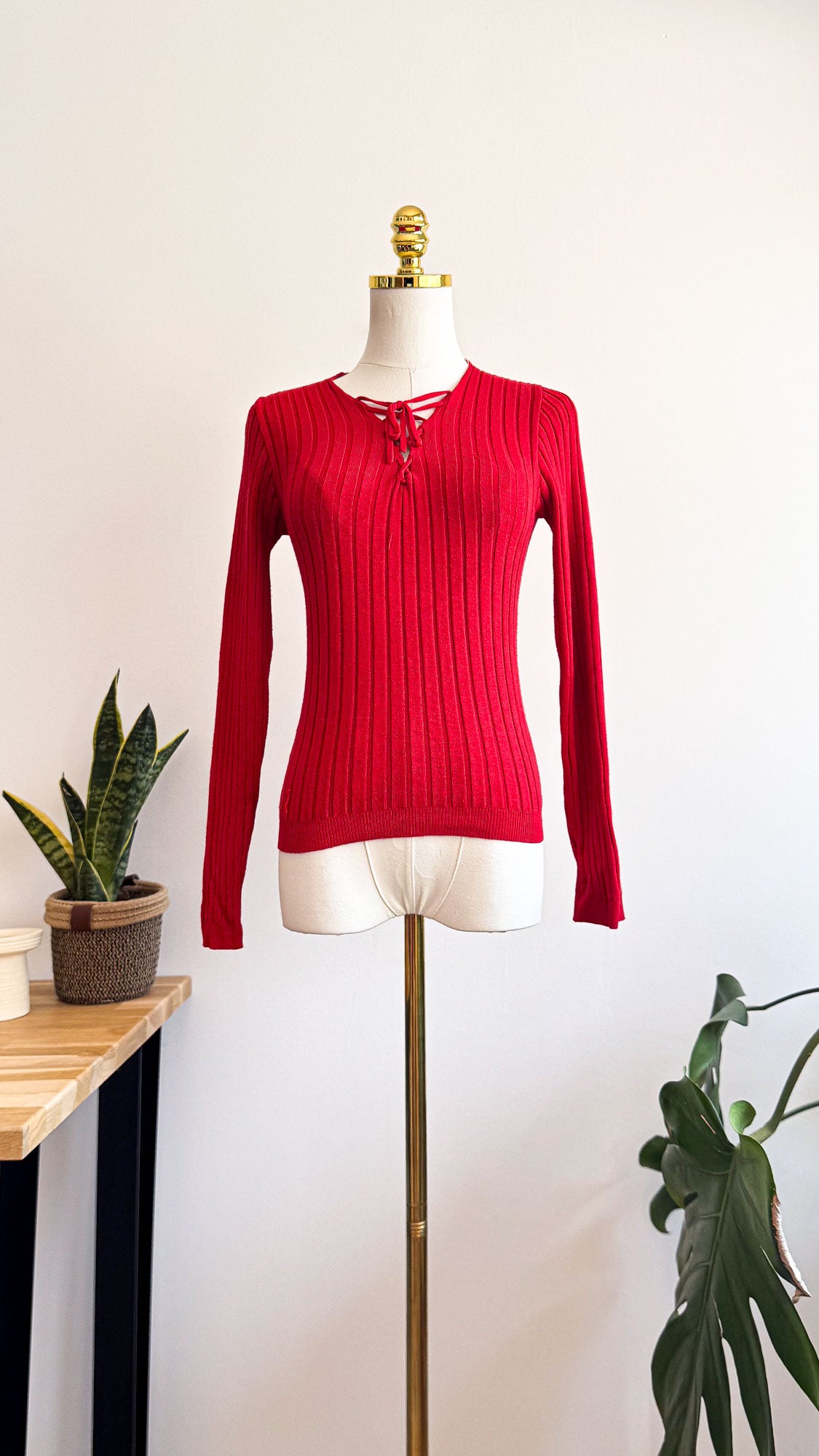 Pull Jennyfer femme M rouge côtelé laçage col V