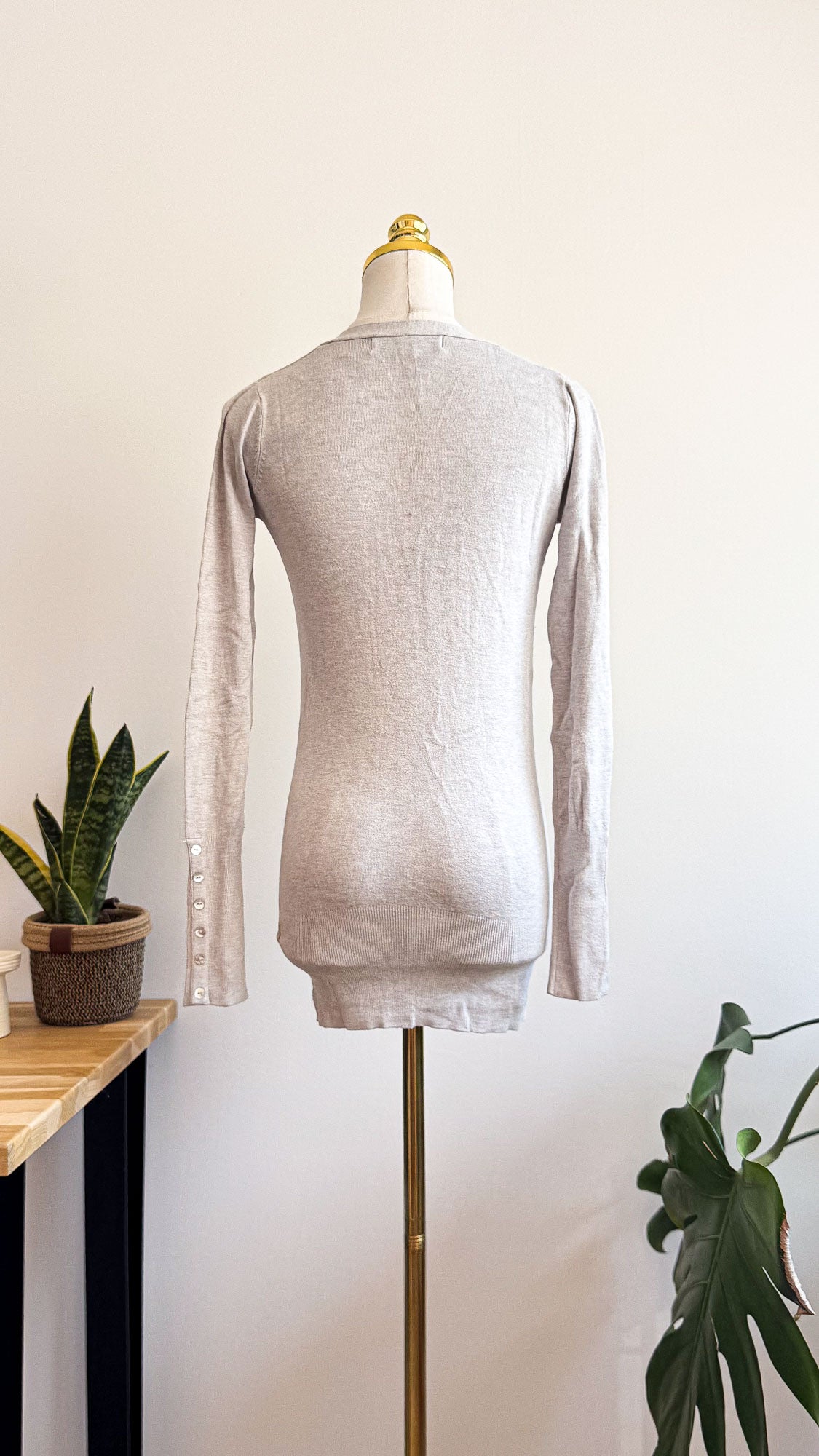Pull Zara femme S gris fin col V  boutons manche