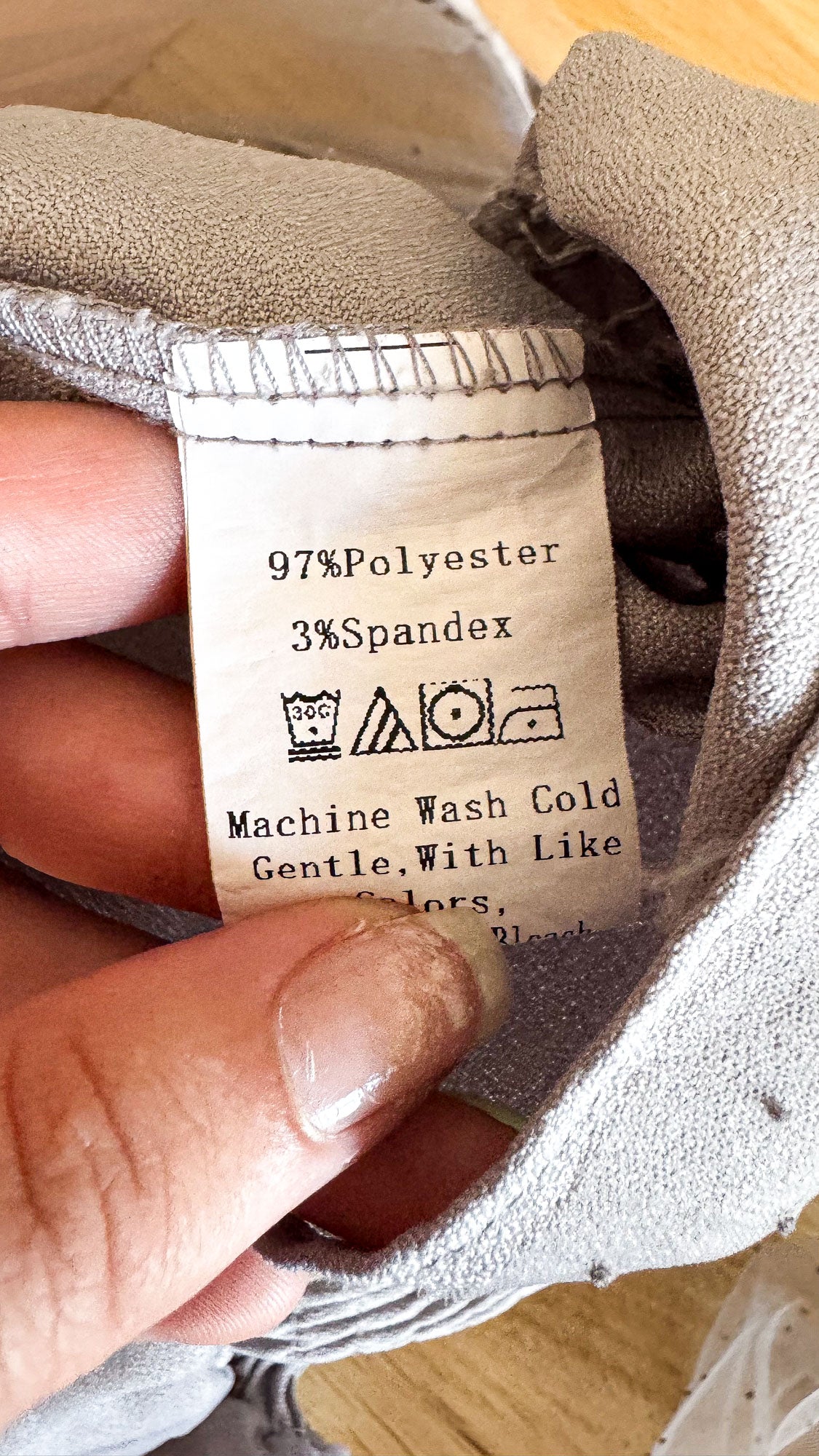 Haut Shein gris épaules dénudées smocké manches voile