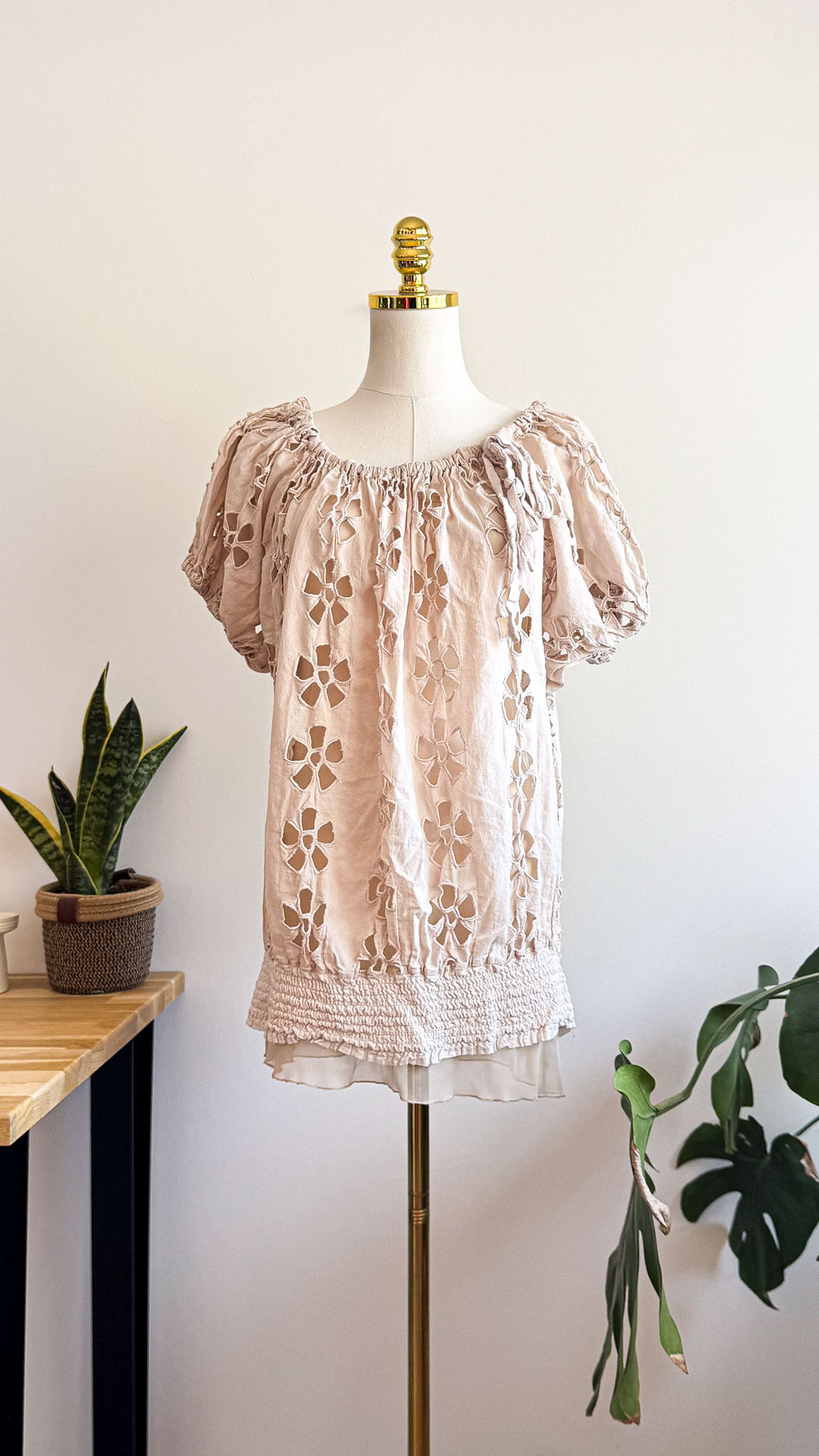 Jeff Gallano embroidered beige blouse + T1 voile camisole