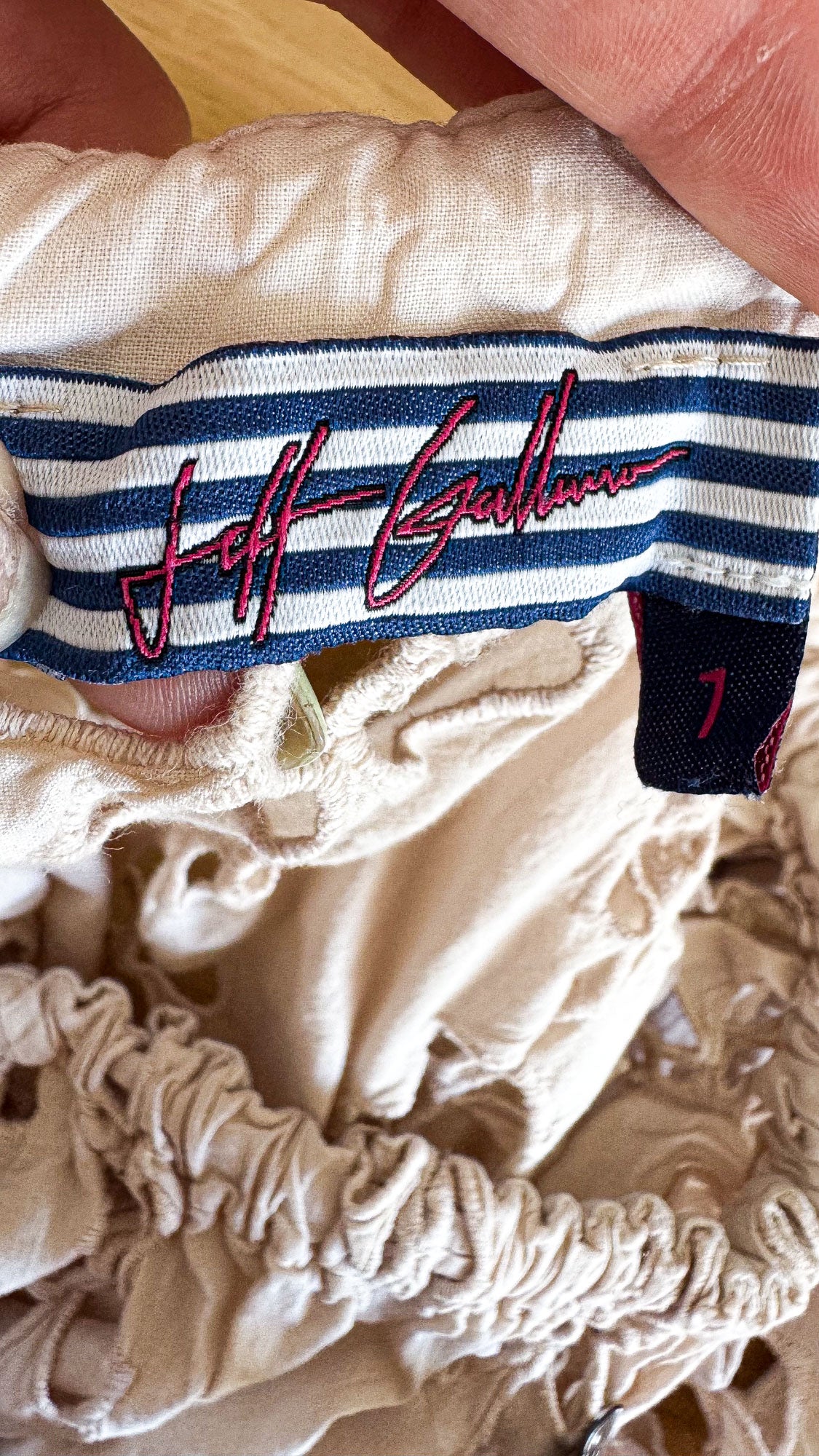 Blouse Jeff Gallano beige brodée + débardeur voile T1