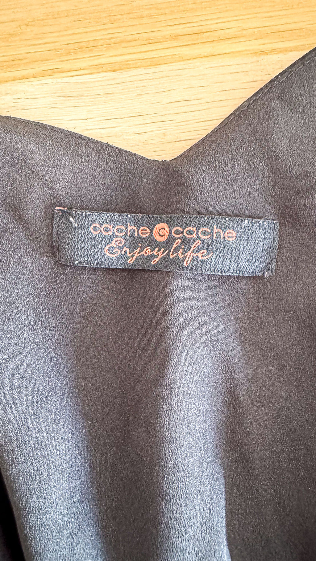 Débardeur Cache Cache noir T2 col V voile fil métallisé