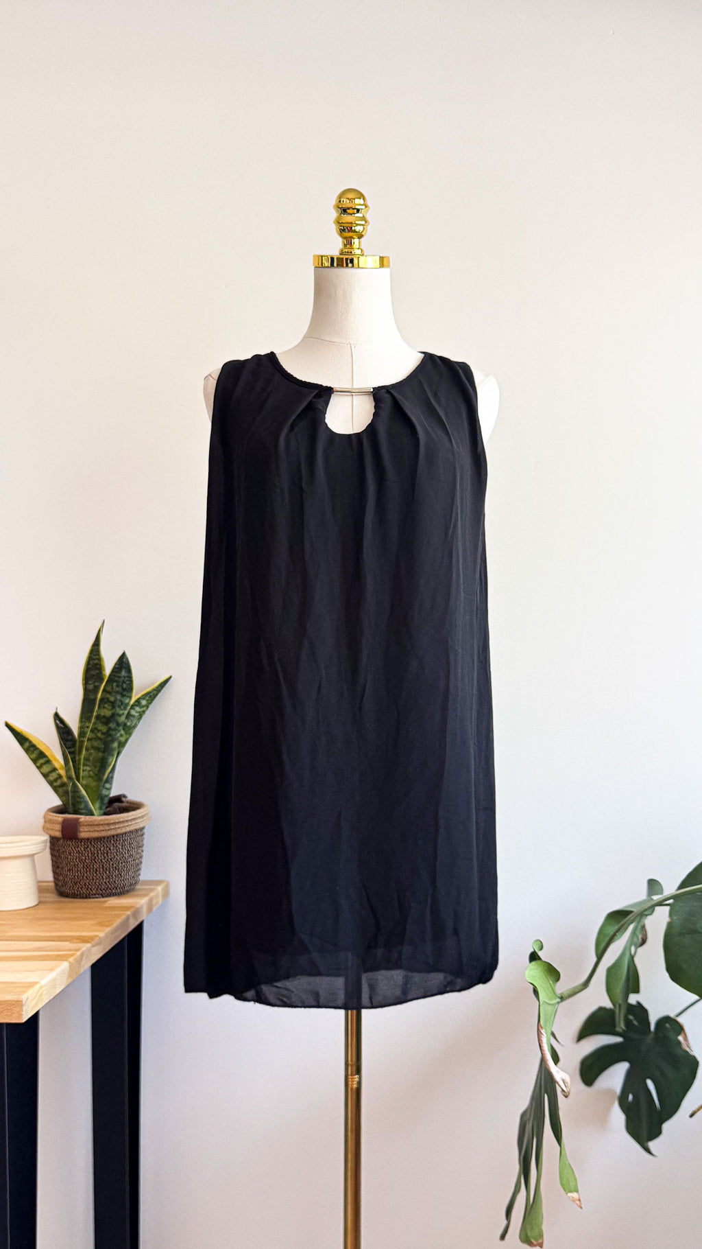 Robe fluide col anneau métallique M