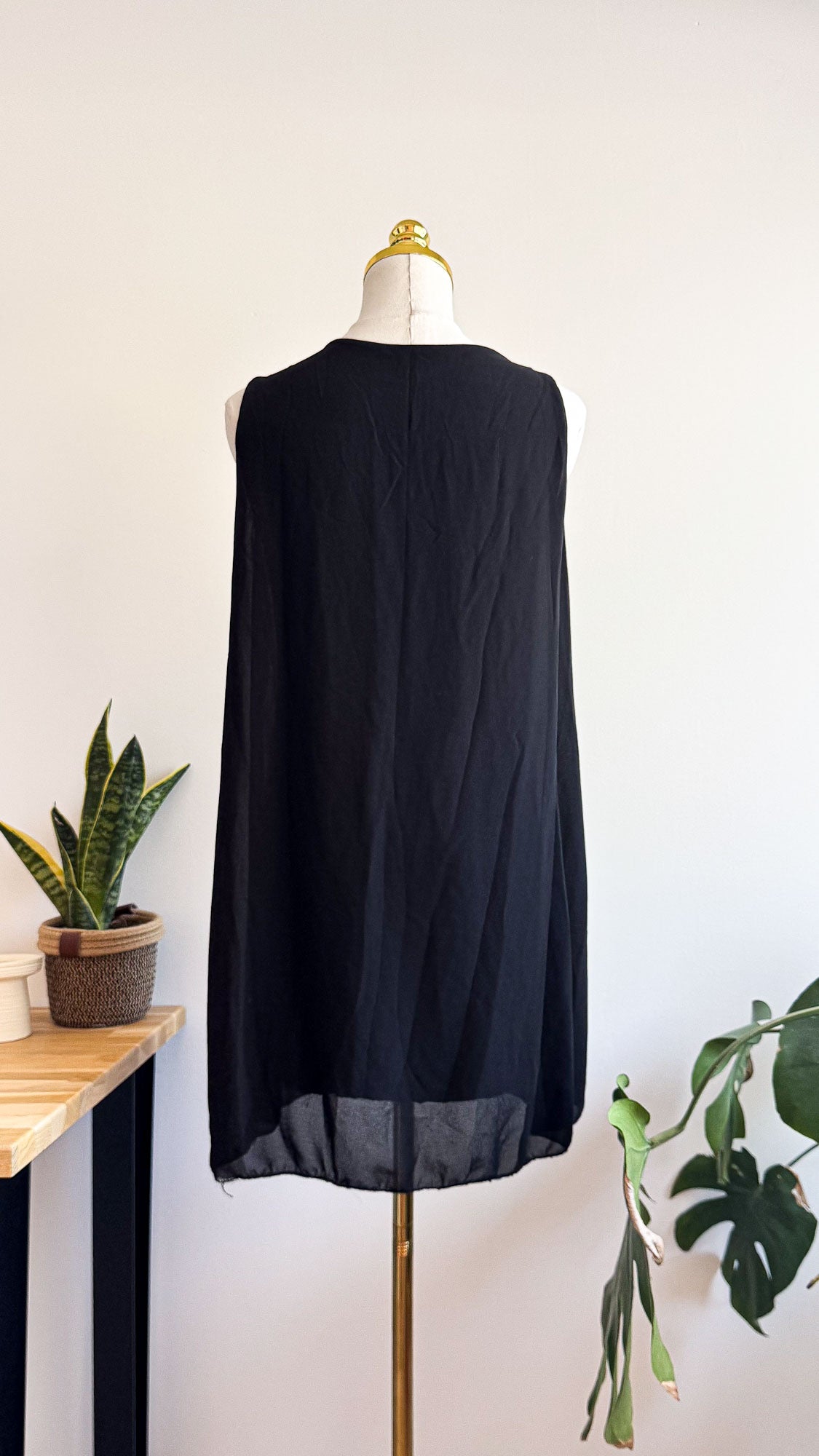 Robe fluide col anneau métallique M