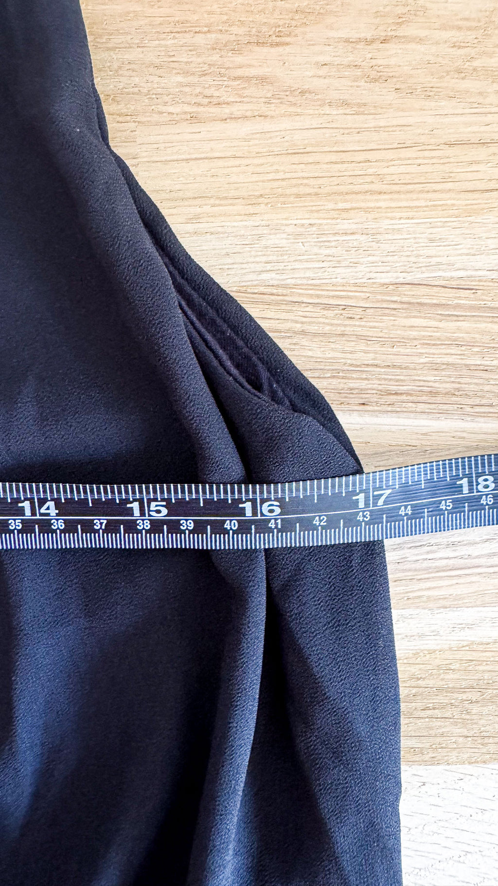 Robe fluide col anneau métallique M