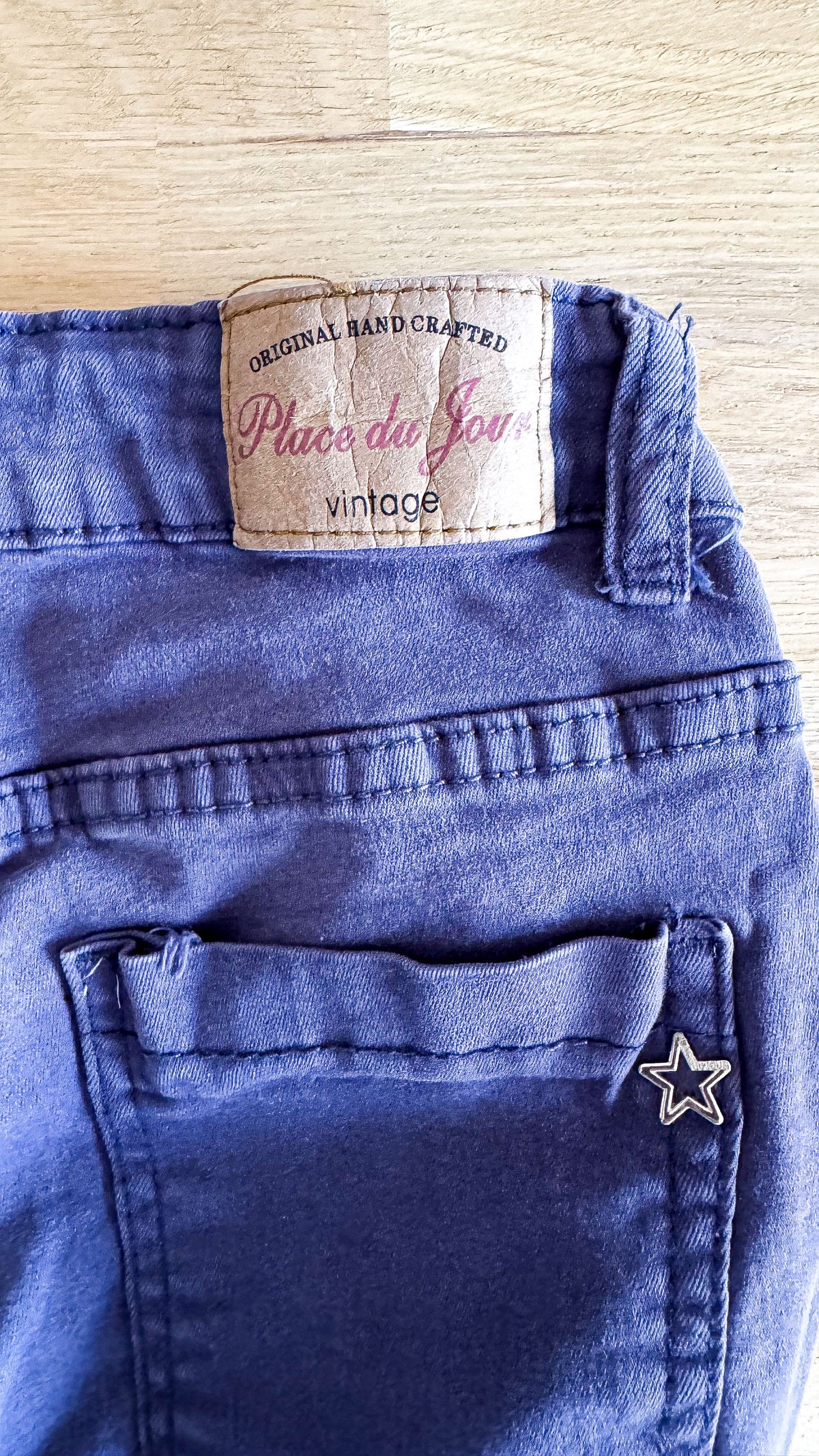 Jean violet coupe droite boutonné 36 - Place du Jour