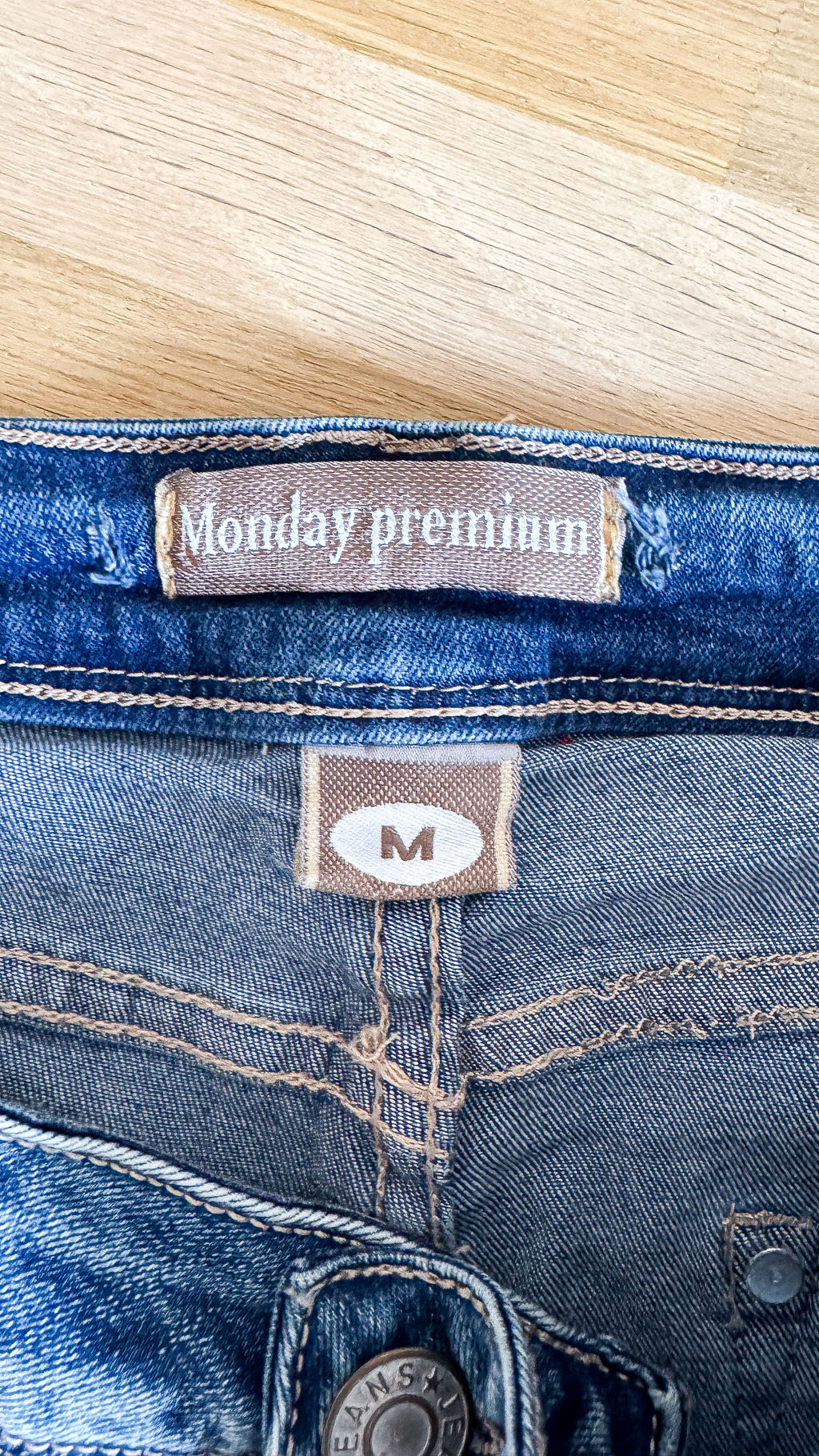 Jean droit délavé taille basse M - Monday Premium