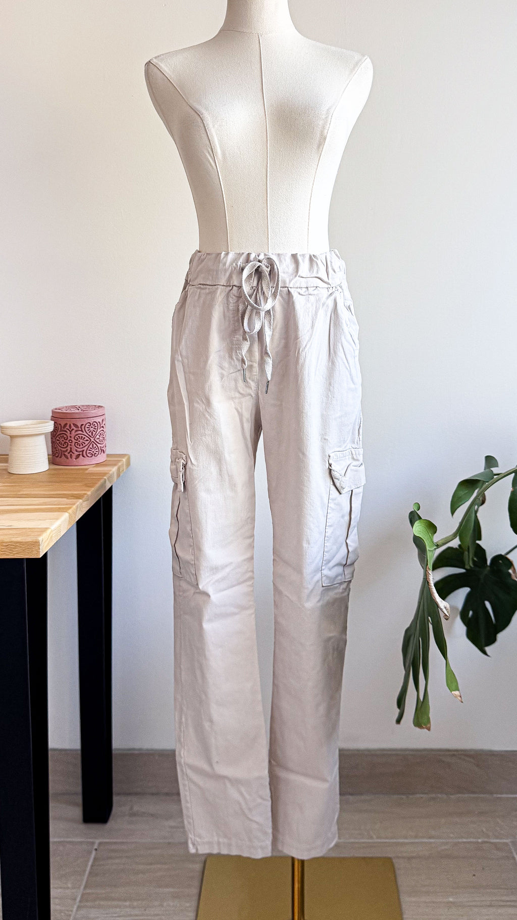 Pantalon cargo beige Made in Italy TU taille élastique