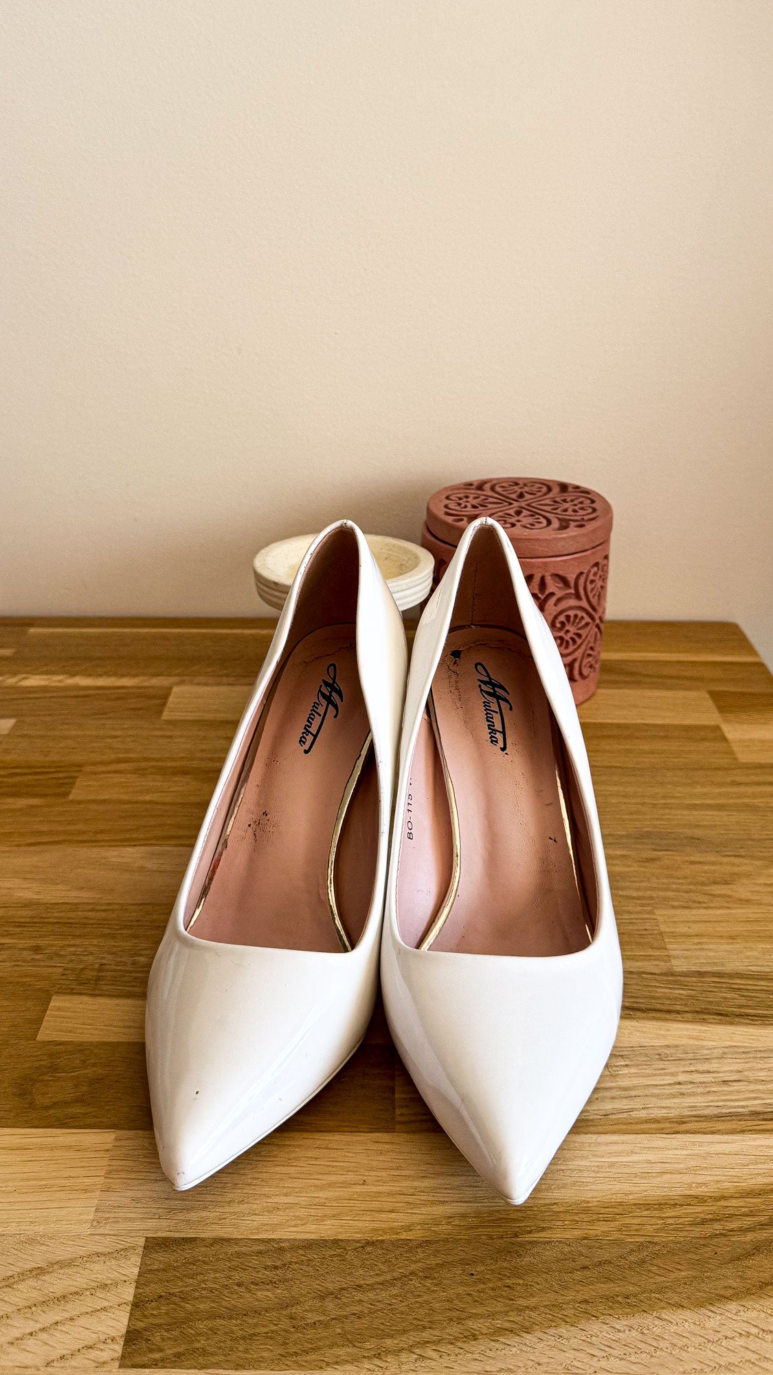 Escarpins blancs vernis pointus 38 - Mulanka