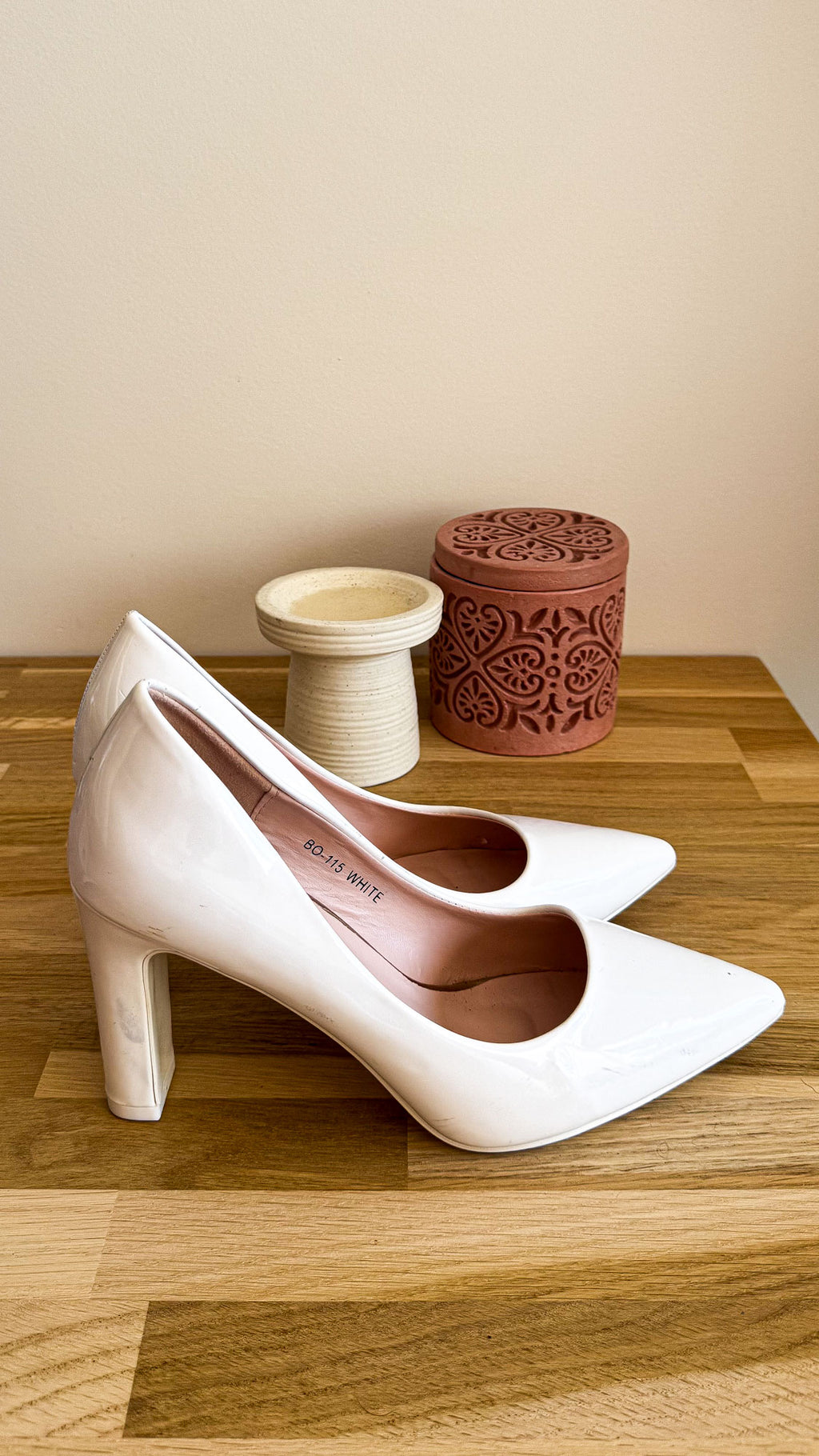 Escarpins blancs vernis pointus 38 - Mulanka