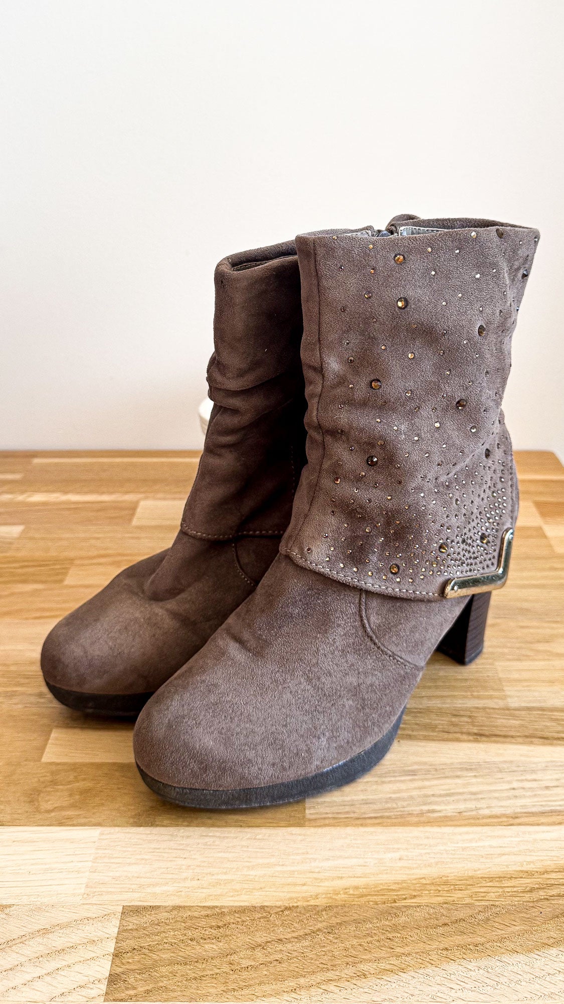 Bottines daim taupe strass plissées 38 - Tulipano