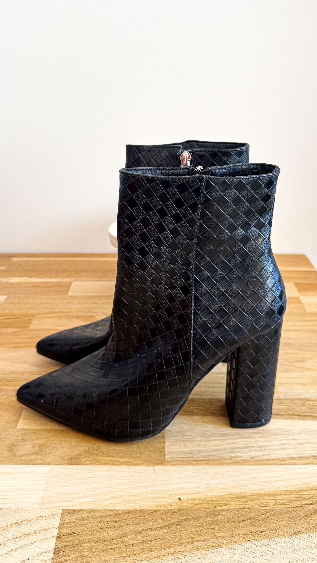 Bottines pointues tressées noires 38