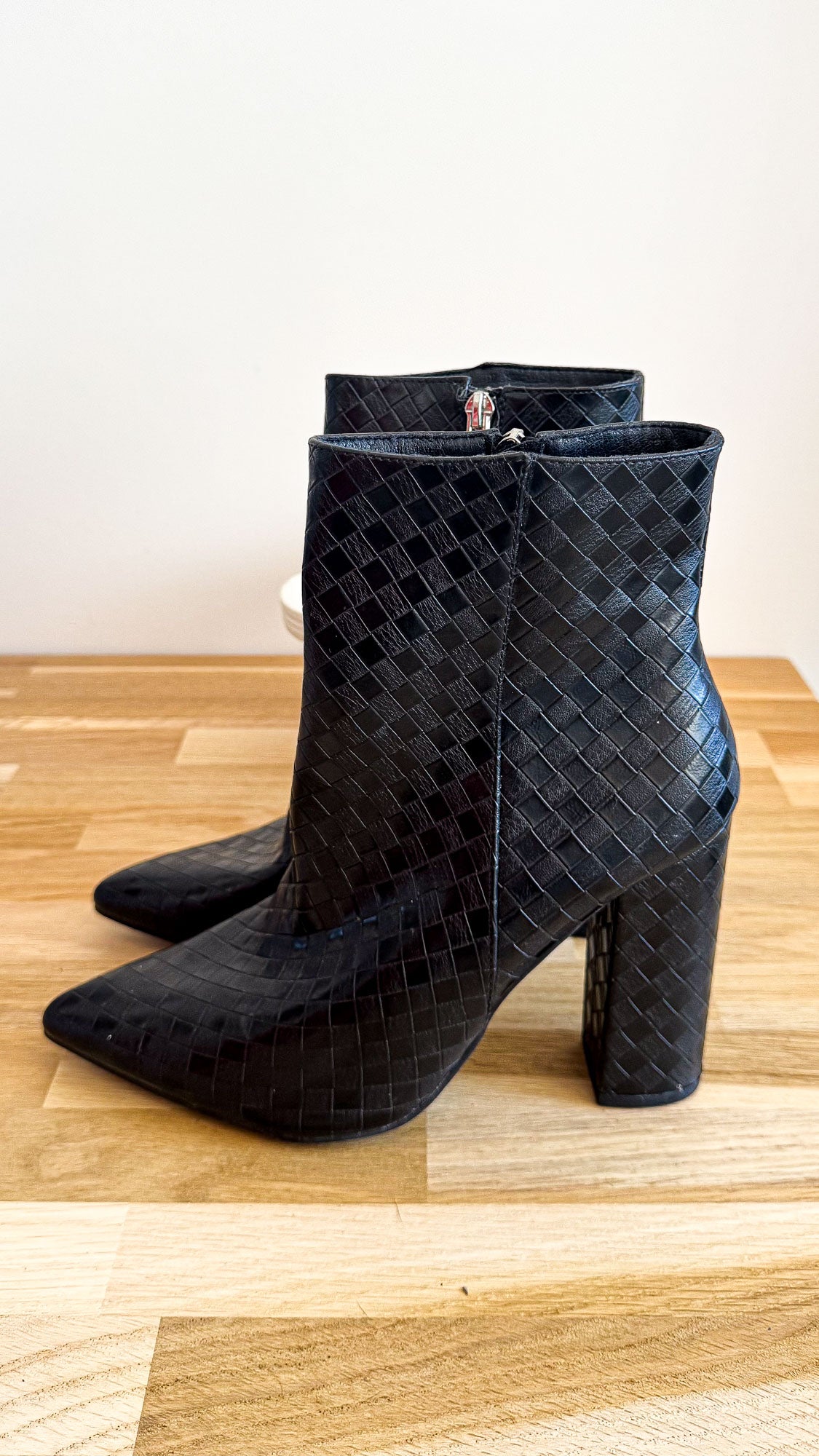 Bottines pointues tressées noires 38