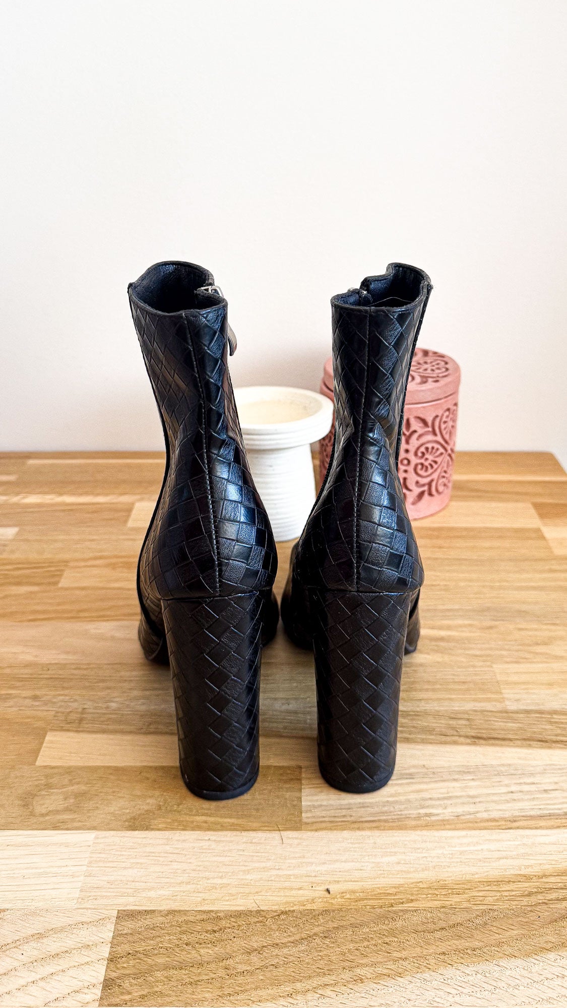 Bottines pointues tressées noires 38