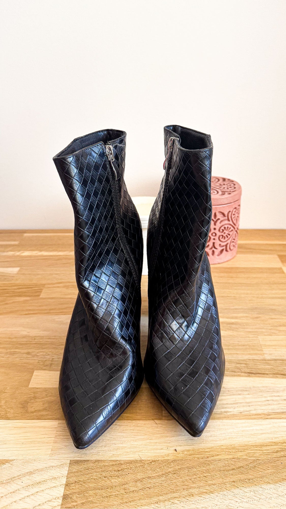 Bottines pointues tressées noires 38